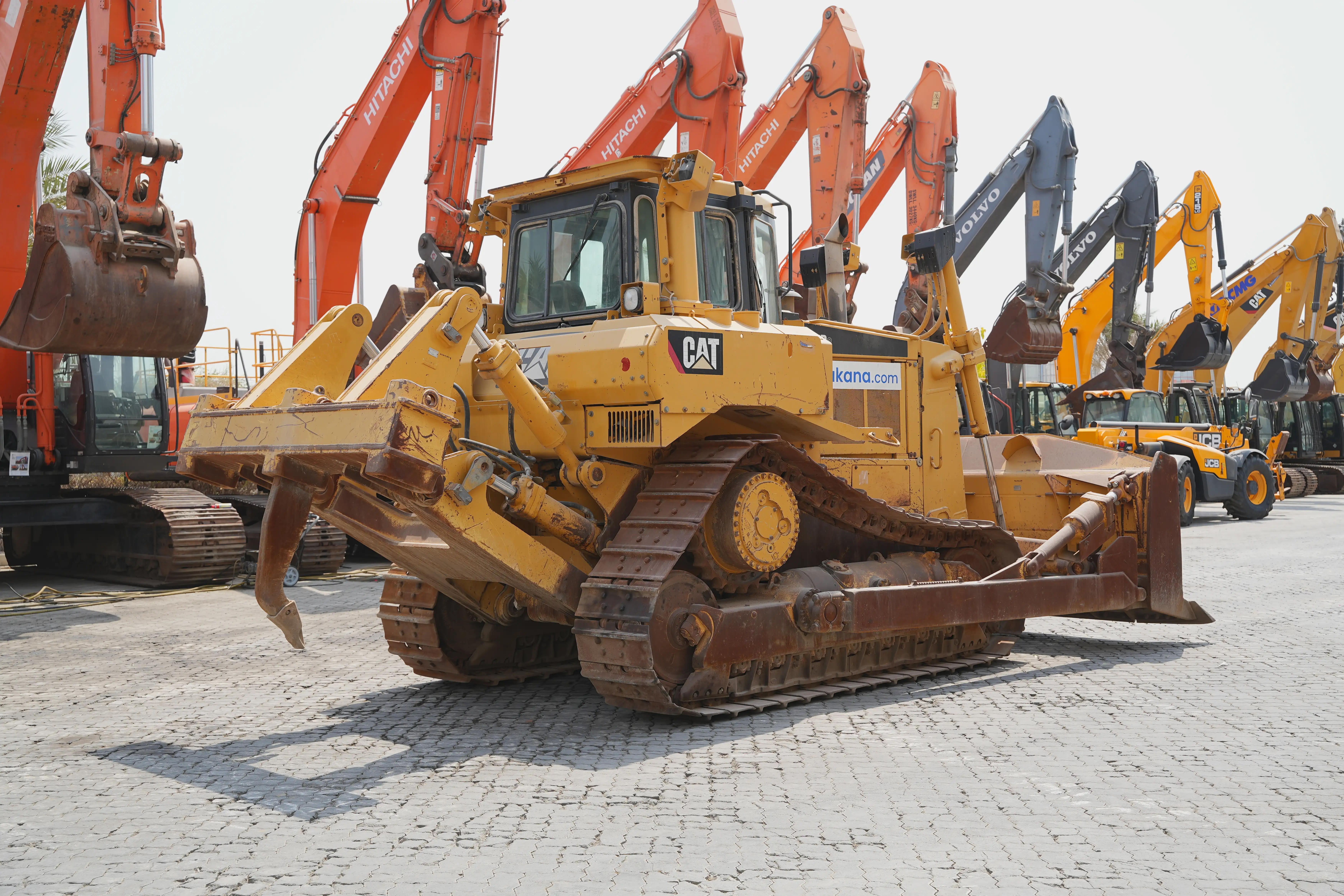 Product-بلدوزر-بجنزير-كاتربيلر-D7R-Series-II-exterior