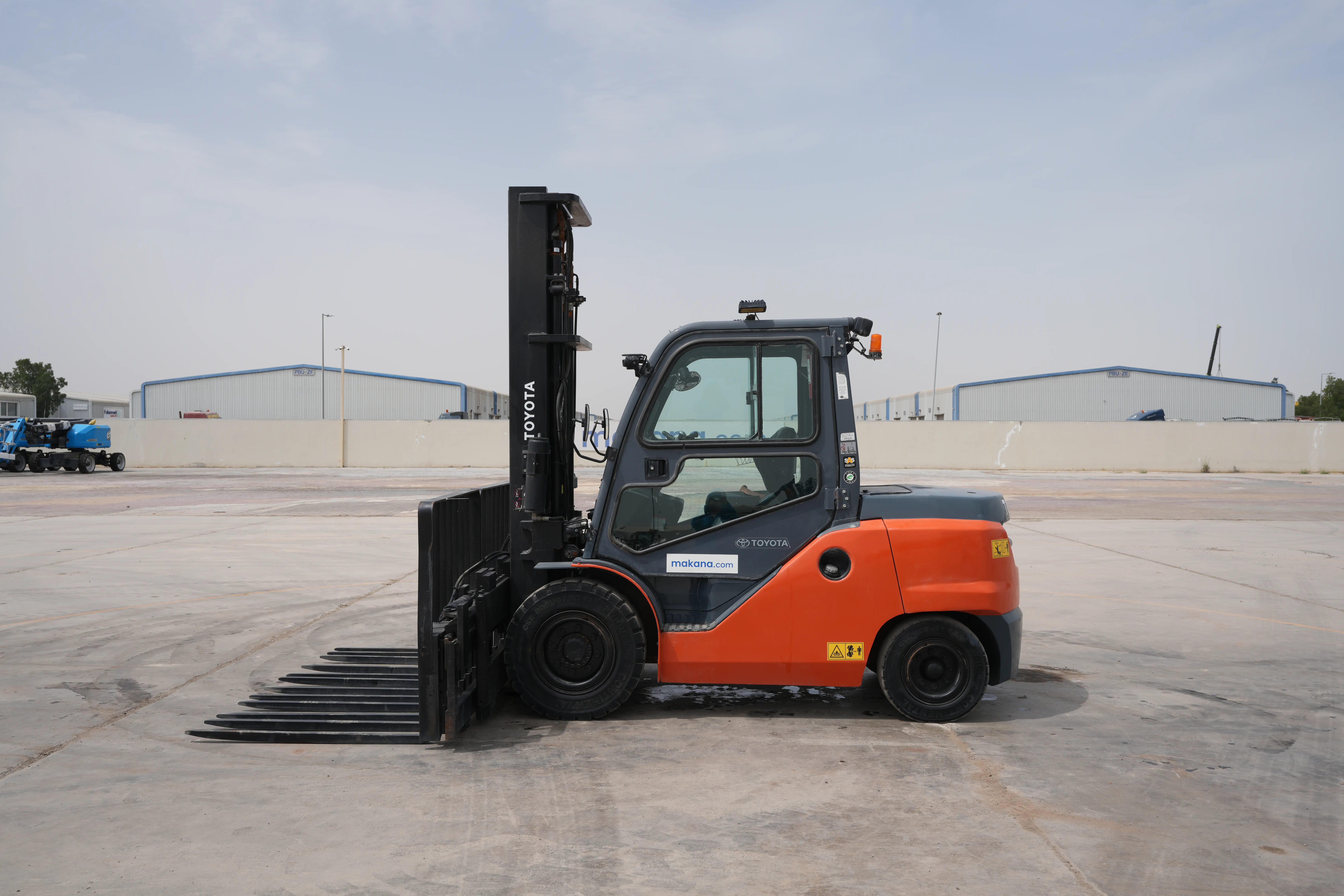 Product-Toyota 8FD50U diesel forklift-exterior