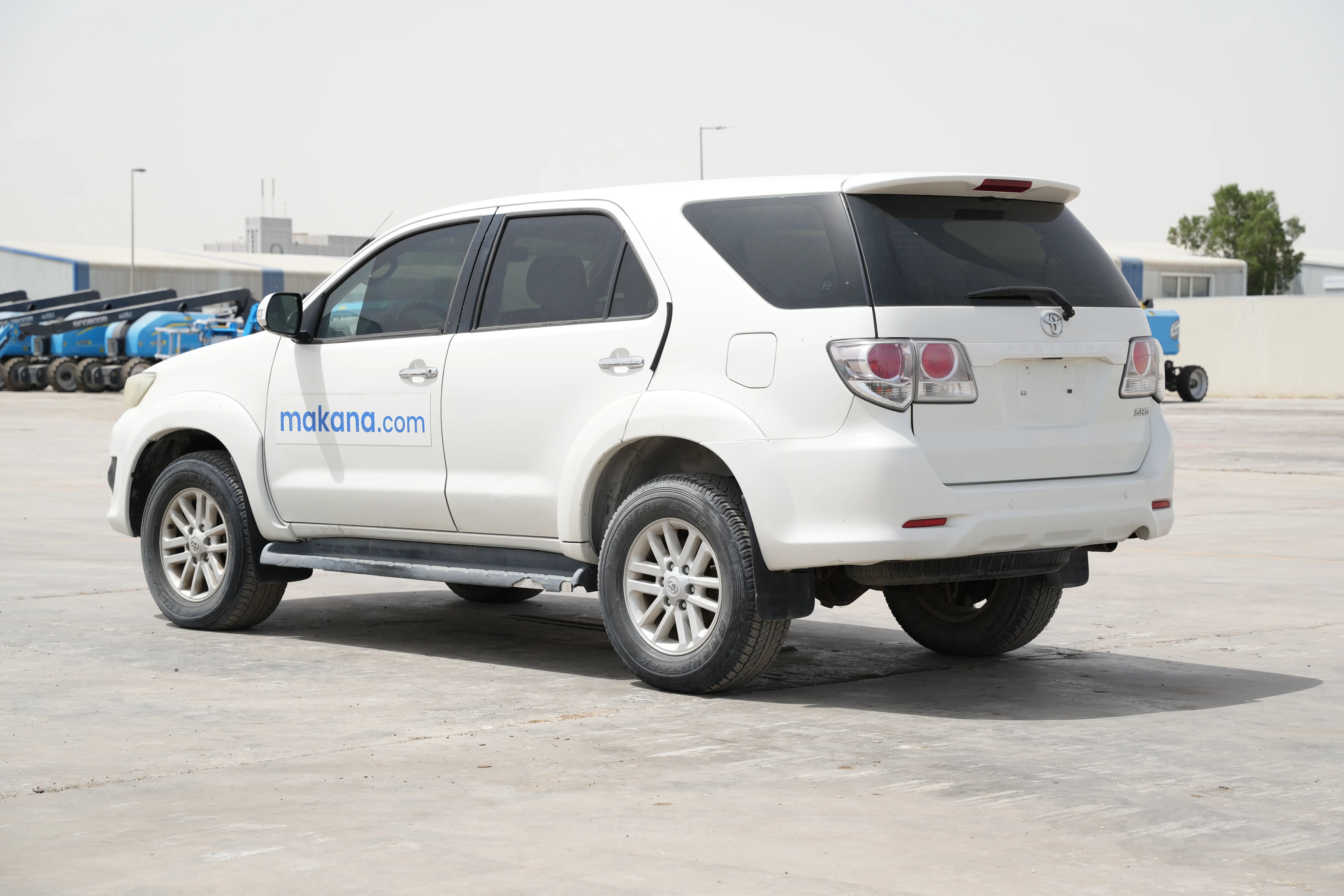 Product-Toyota Fortuner 4WD 7-seater SUV-exterior