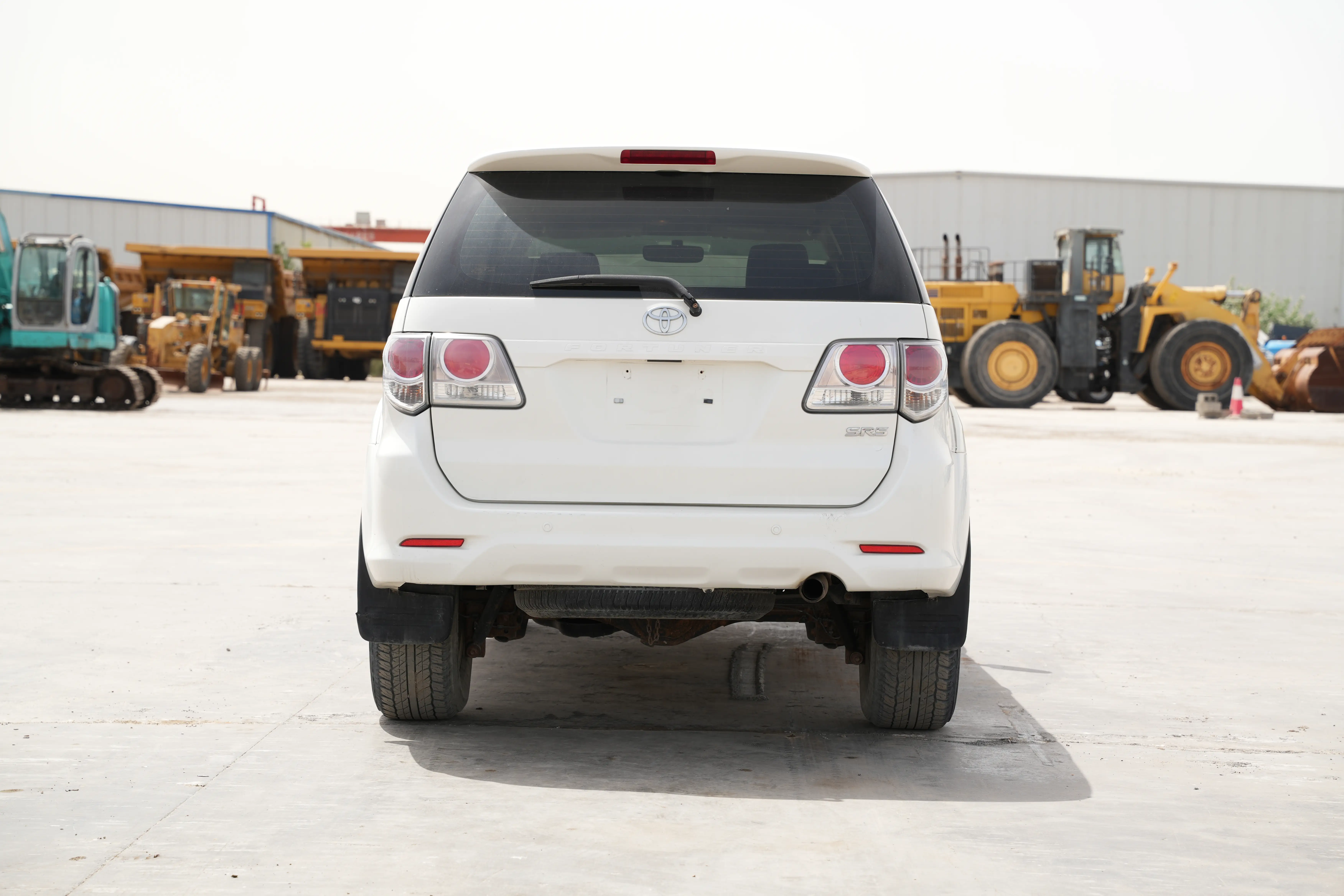 Product-Toyota Fortuner 4WD 7-seater SUV-exterior