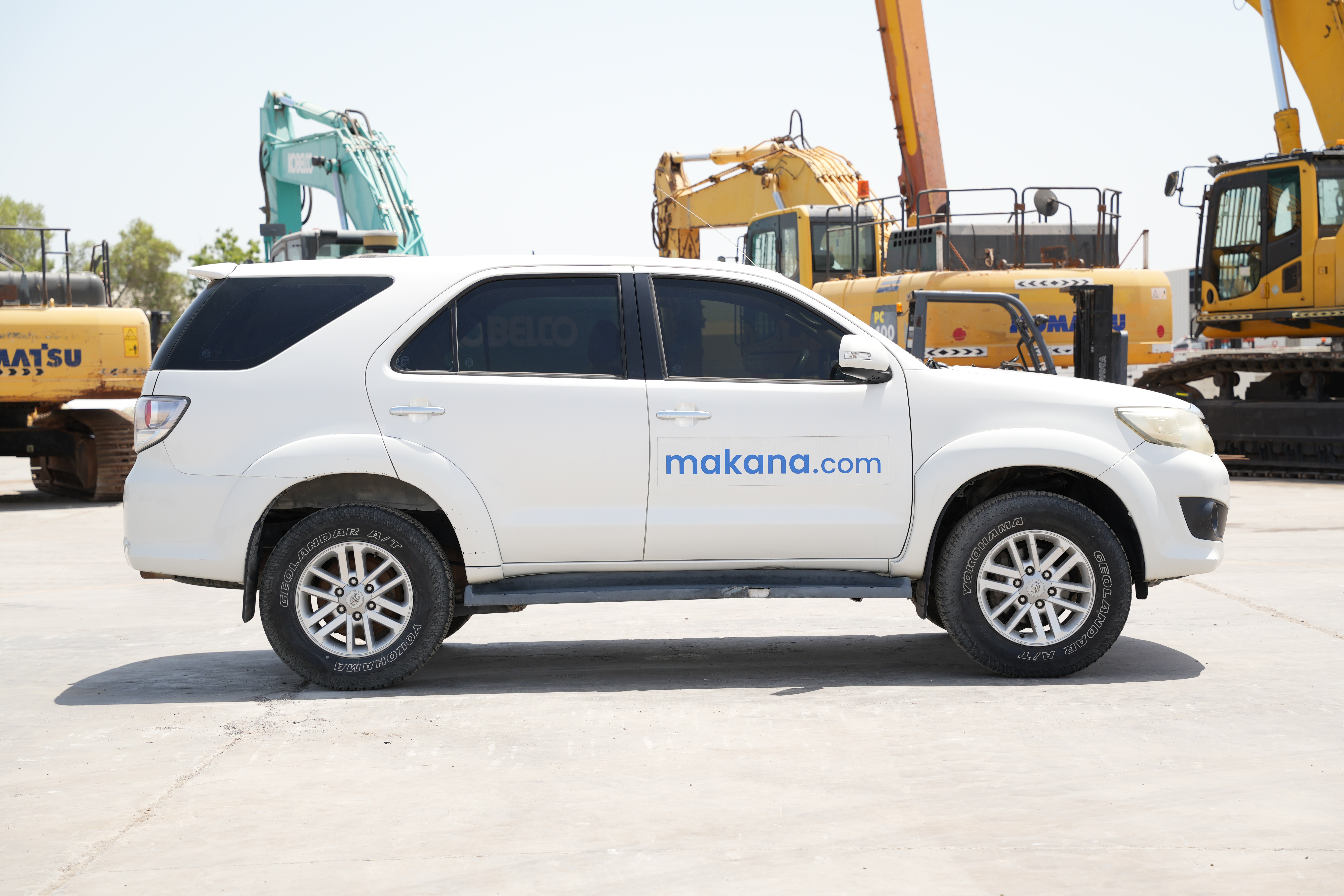 Product-Toyota Fortuner 4WD 7-seater SUV-exterior