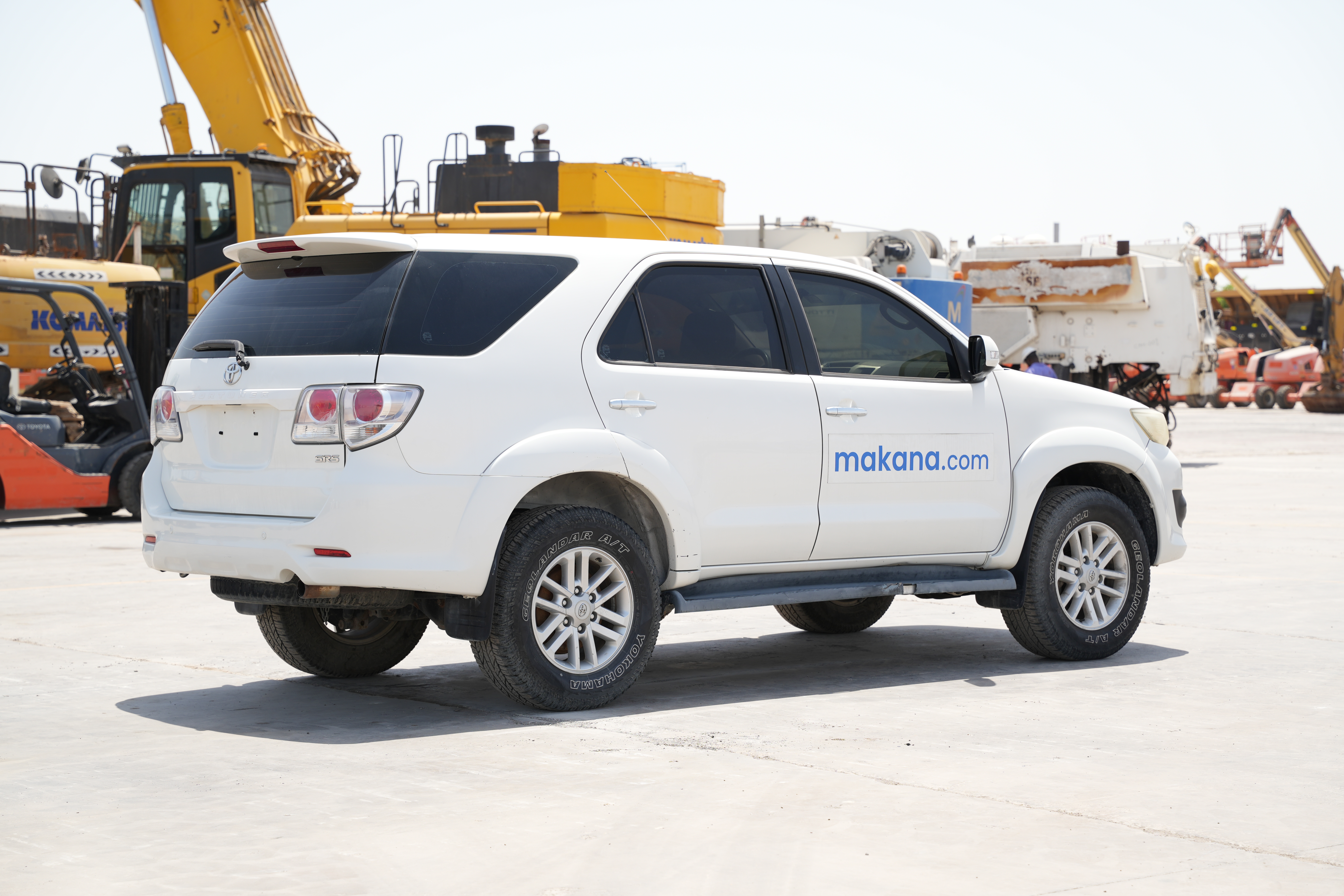 Product-Toyota Fortuner 4WD 7-seater SUV-exterior