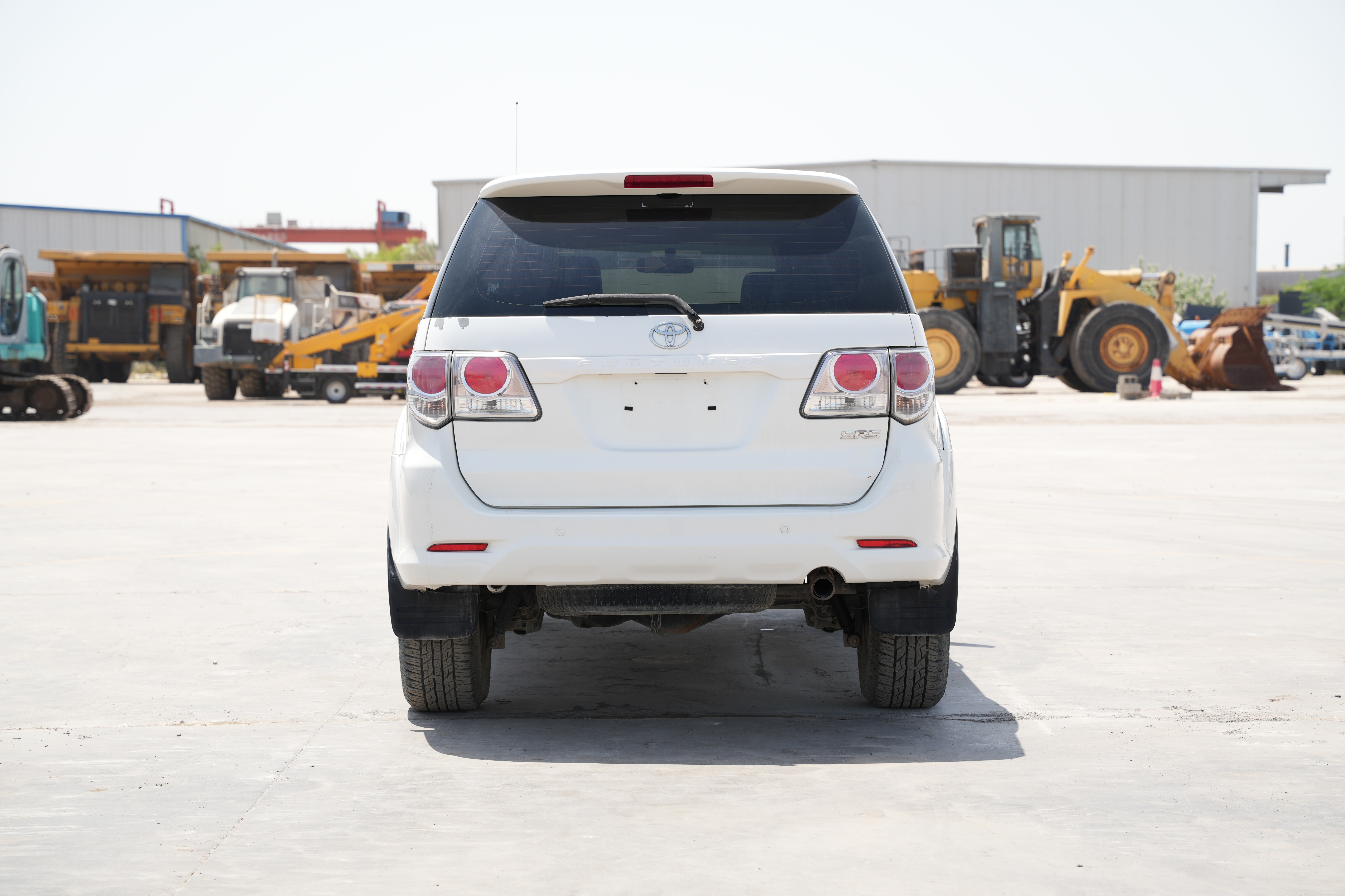 Product-Toyota Fortuner 4WD 7-seater SUV-exterior