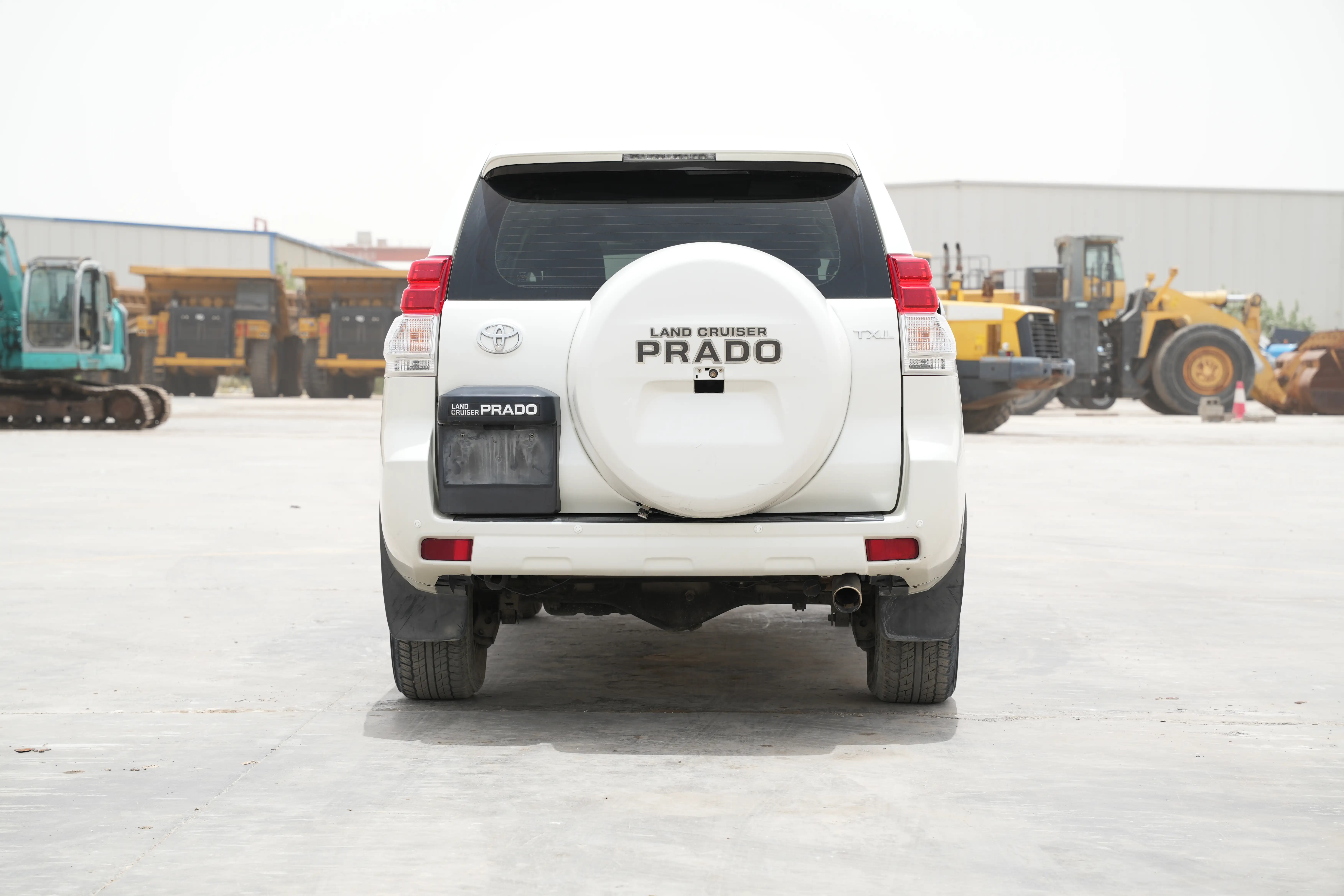 Product-Toyota Land Cruiser Prado 4WD 7-seater SUV-exterior