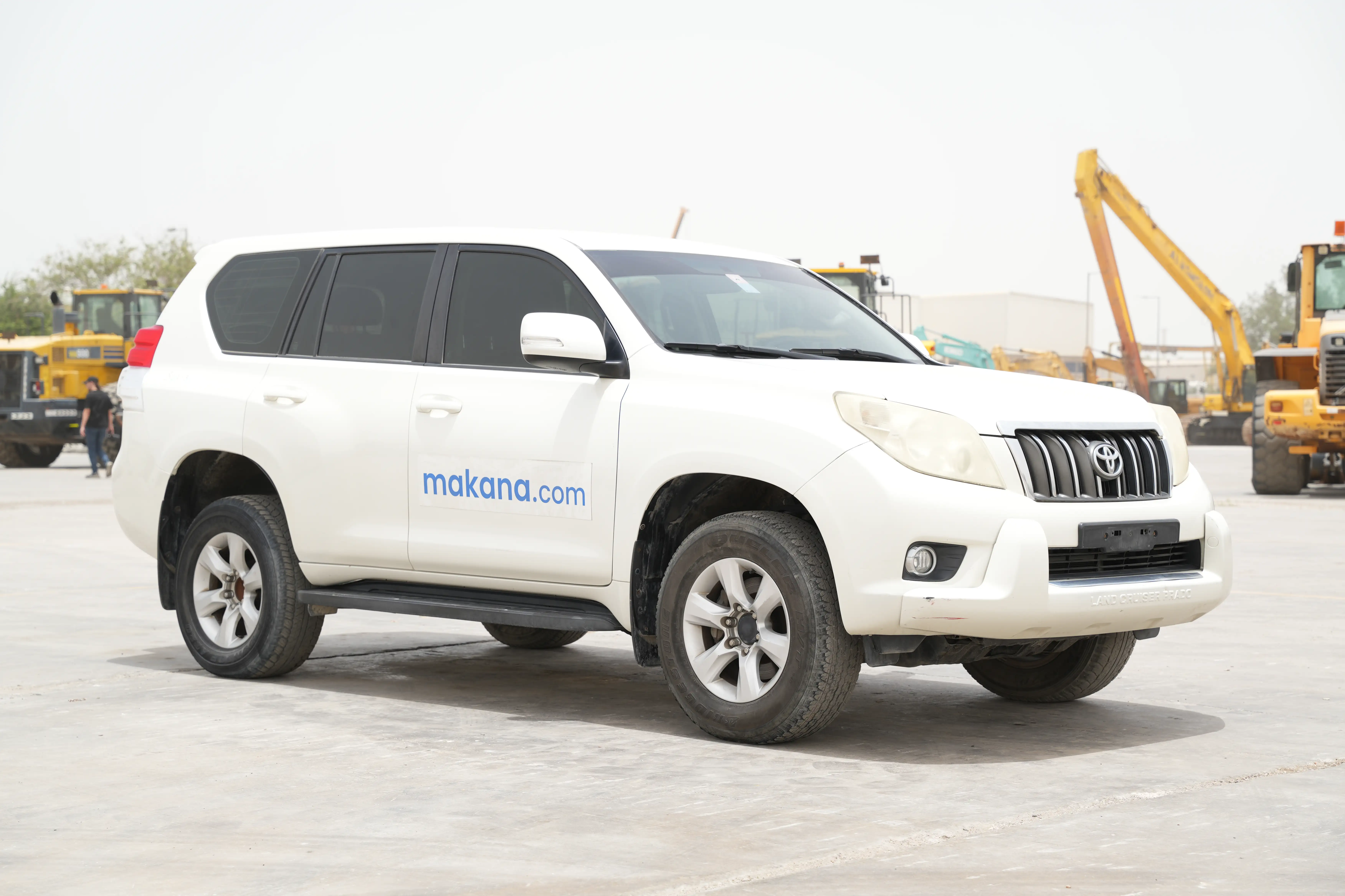 Product-Toyota Land Cruiser Prado 4WD 7-seater SUV-exterior