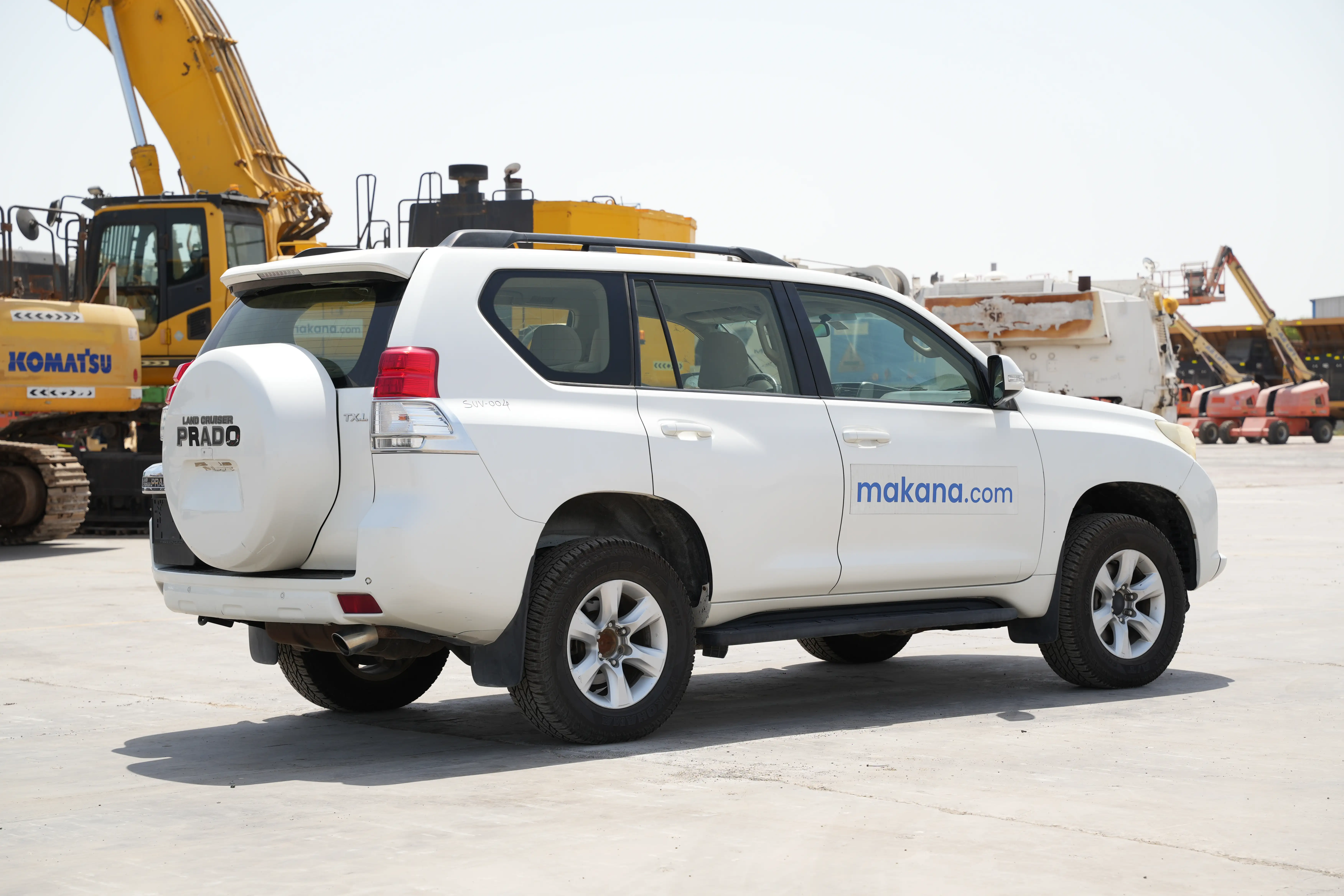 Product-Toyota Land Cruiser Prado 4WD 7-seater SUV-exterior