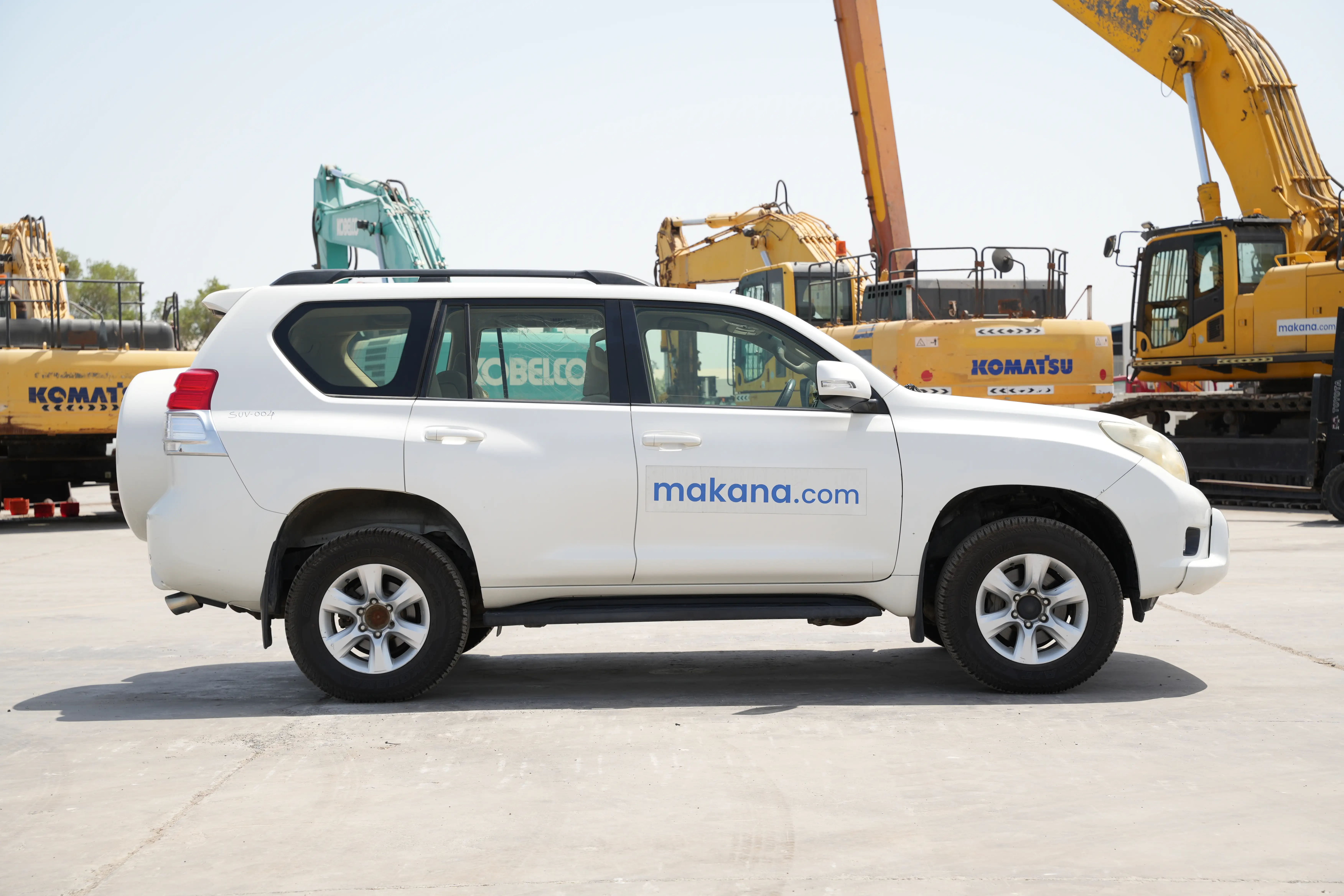 Product-Toyota Land Cruiser Prado 4WD 7-seater SUV-exterior