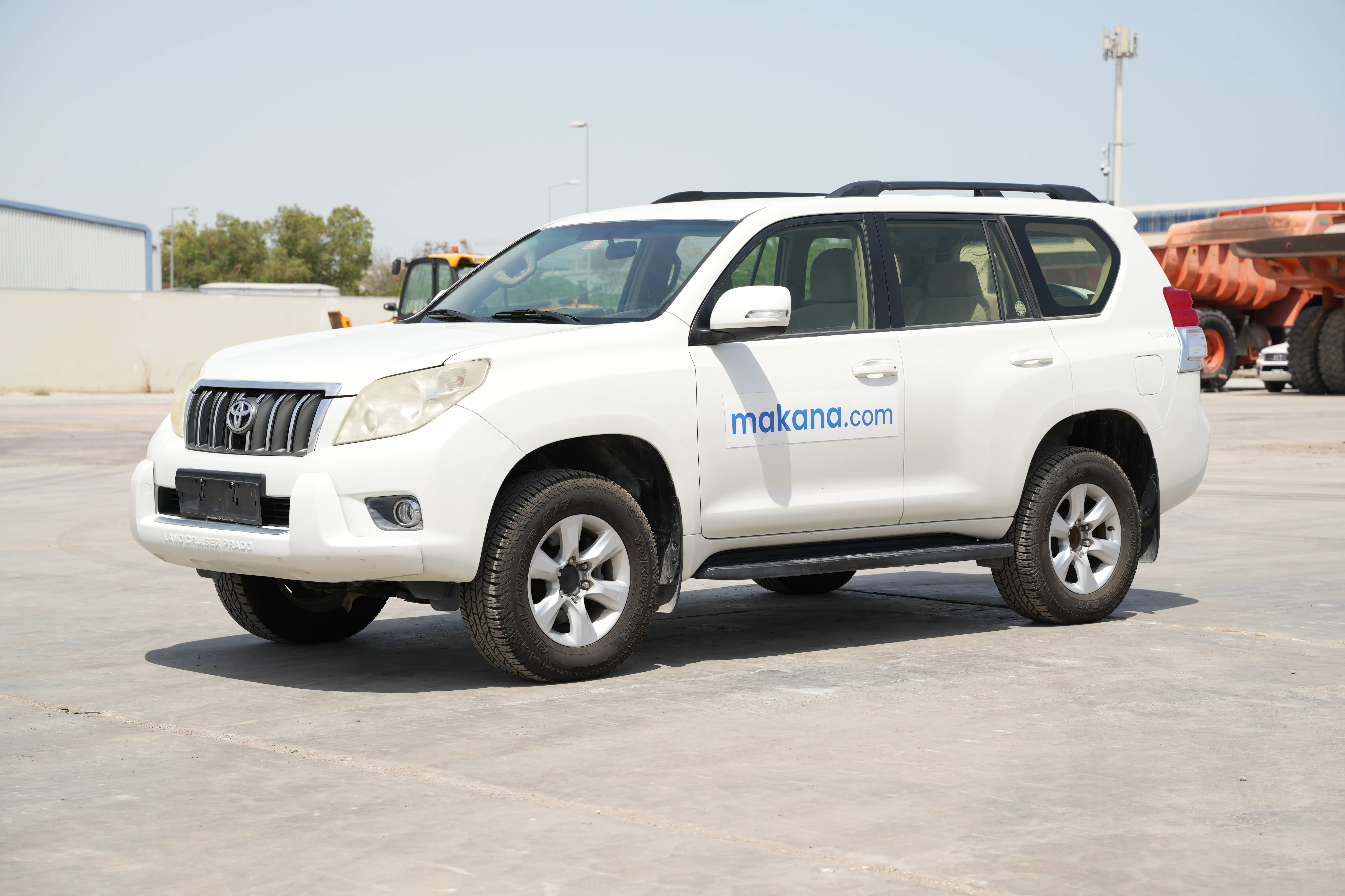 Product-Toyota Land Cruiser Prado 4WD 7-seater SUV-exterior