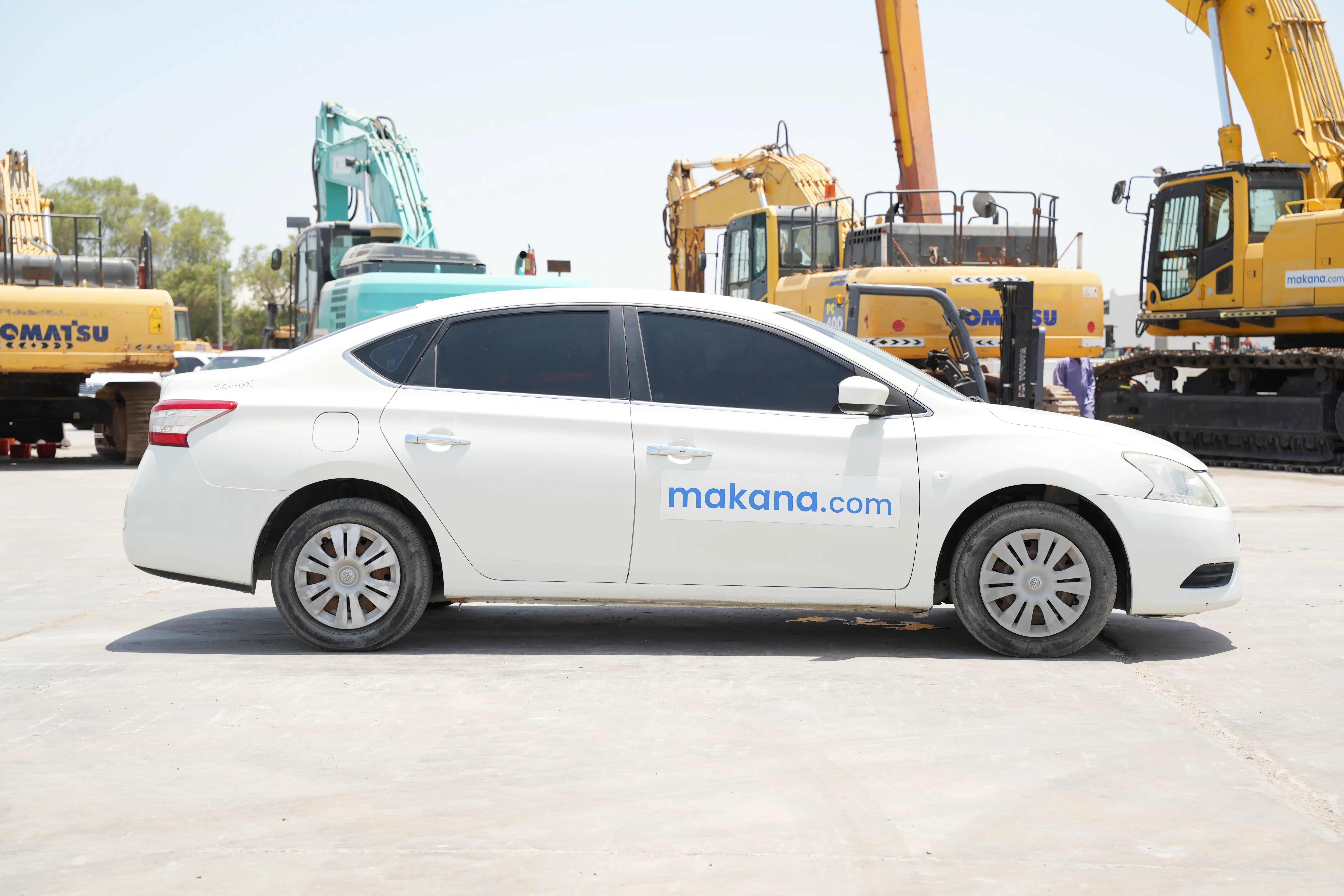 Product-Nissan Sentra 4-door sedan-exterior
