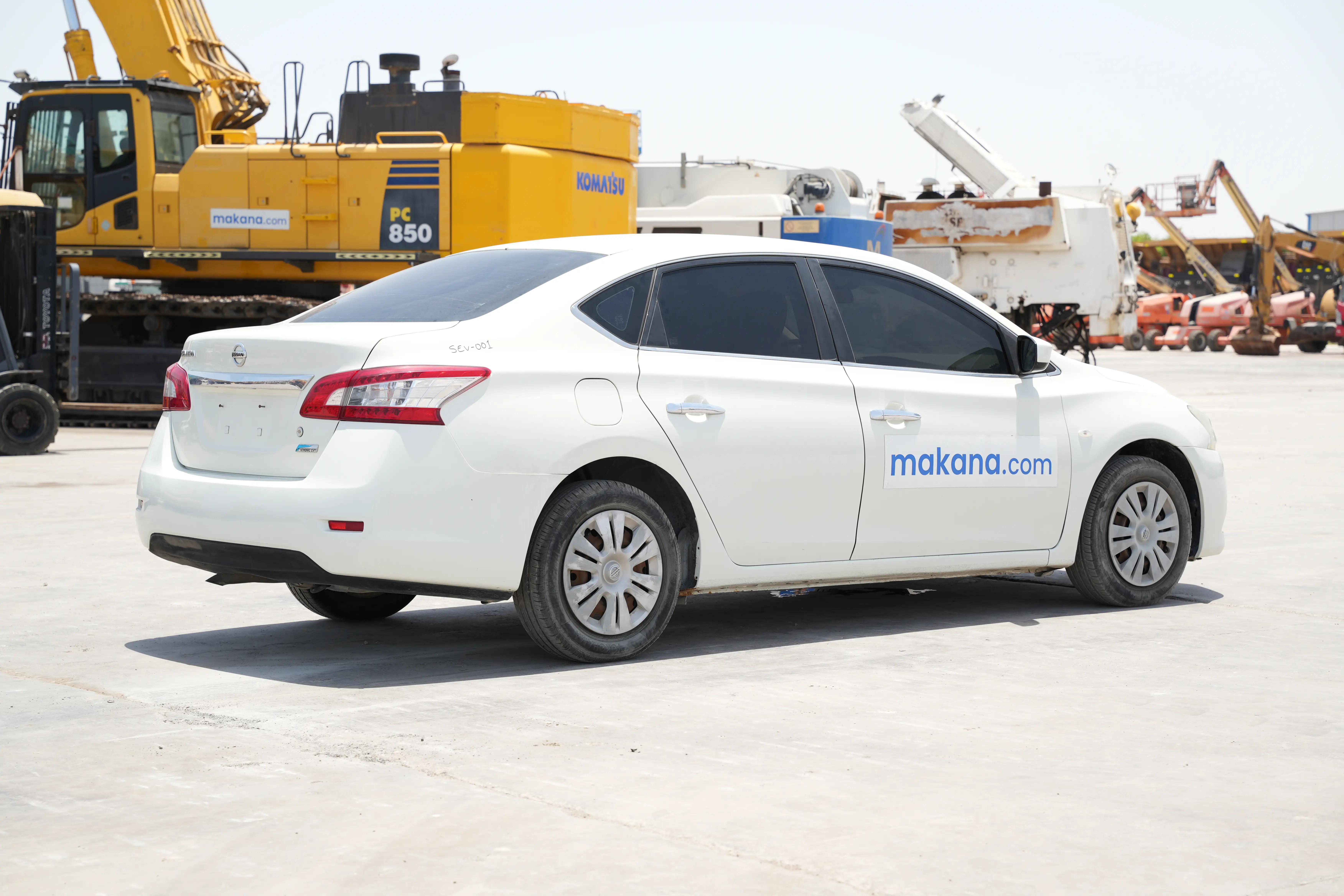 Product-Nissan Sentra 4-door sedan-exterior