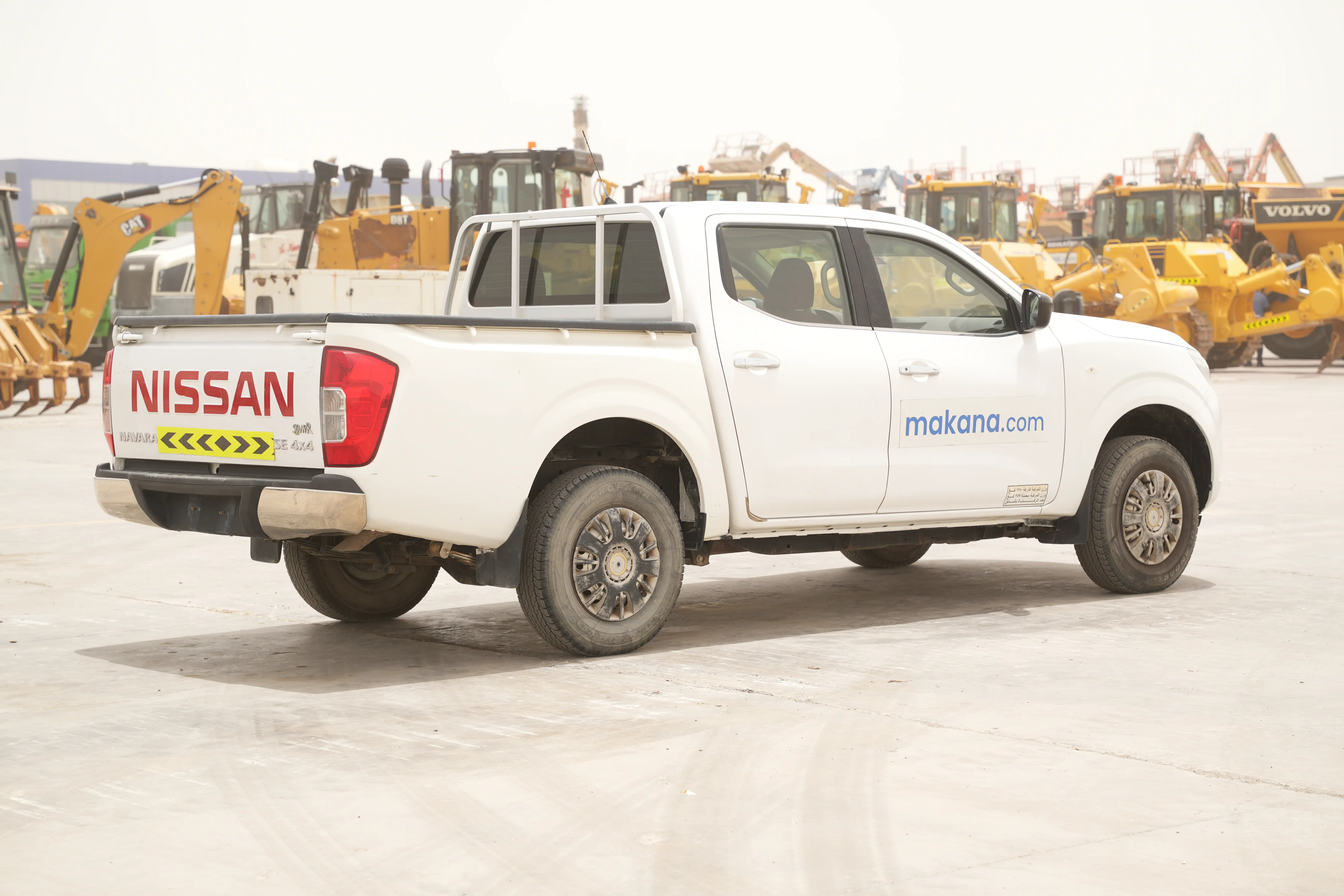 Product-Nissan Navara 4x4 crewcab pickup-exterior