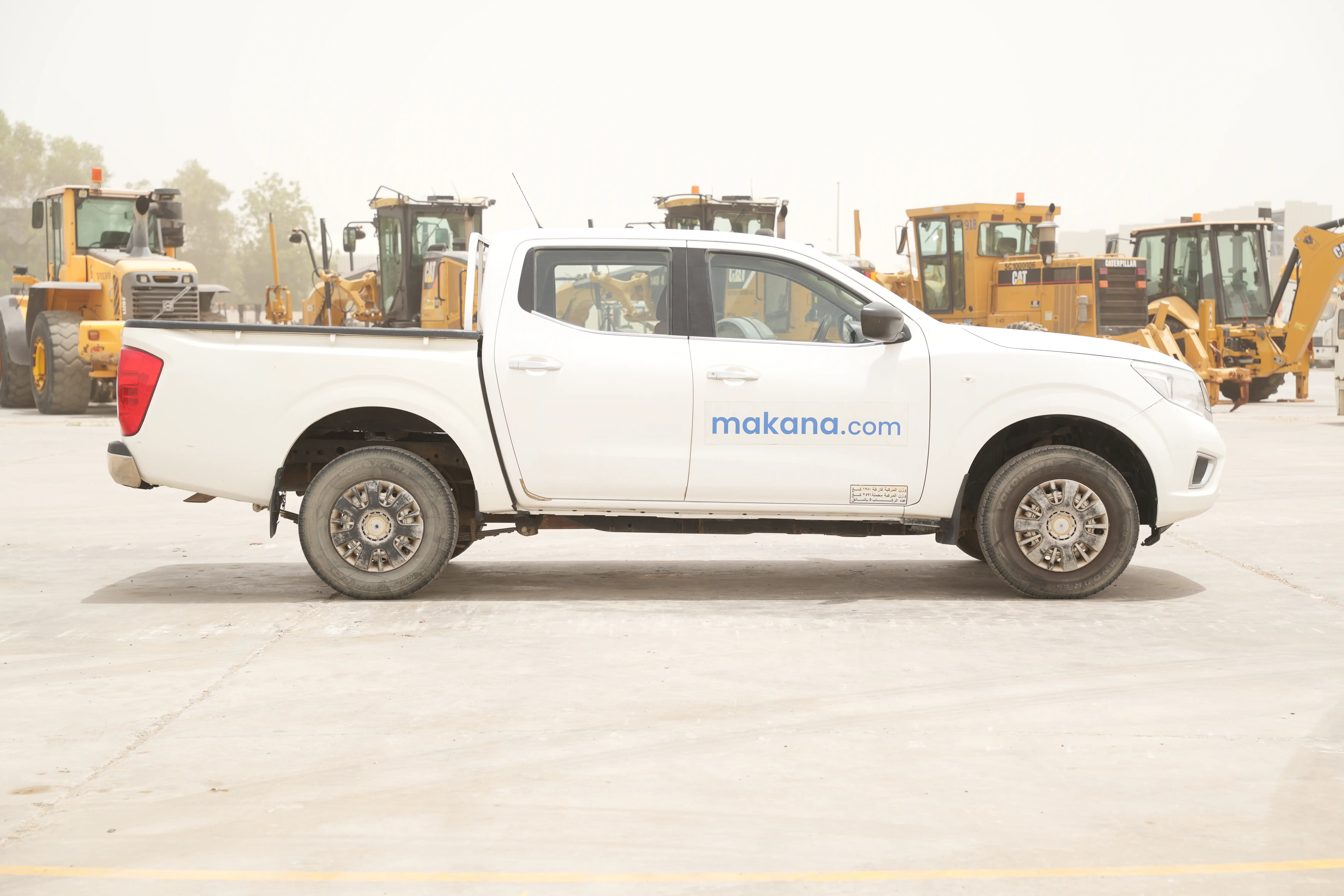 Product-Nissan Navara 4x4 crewcab pickup-exterior