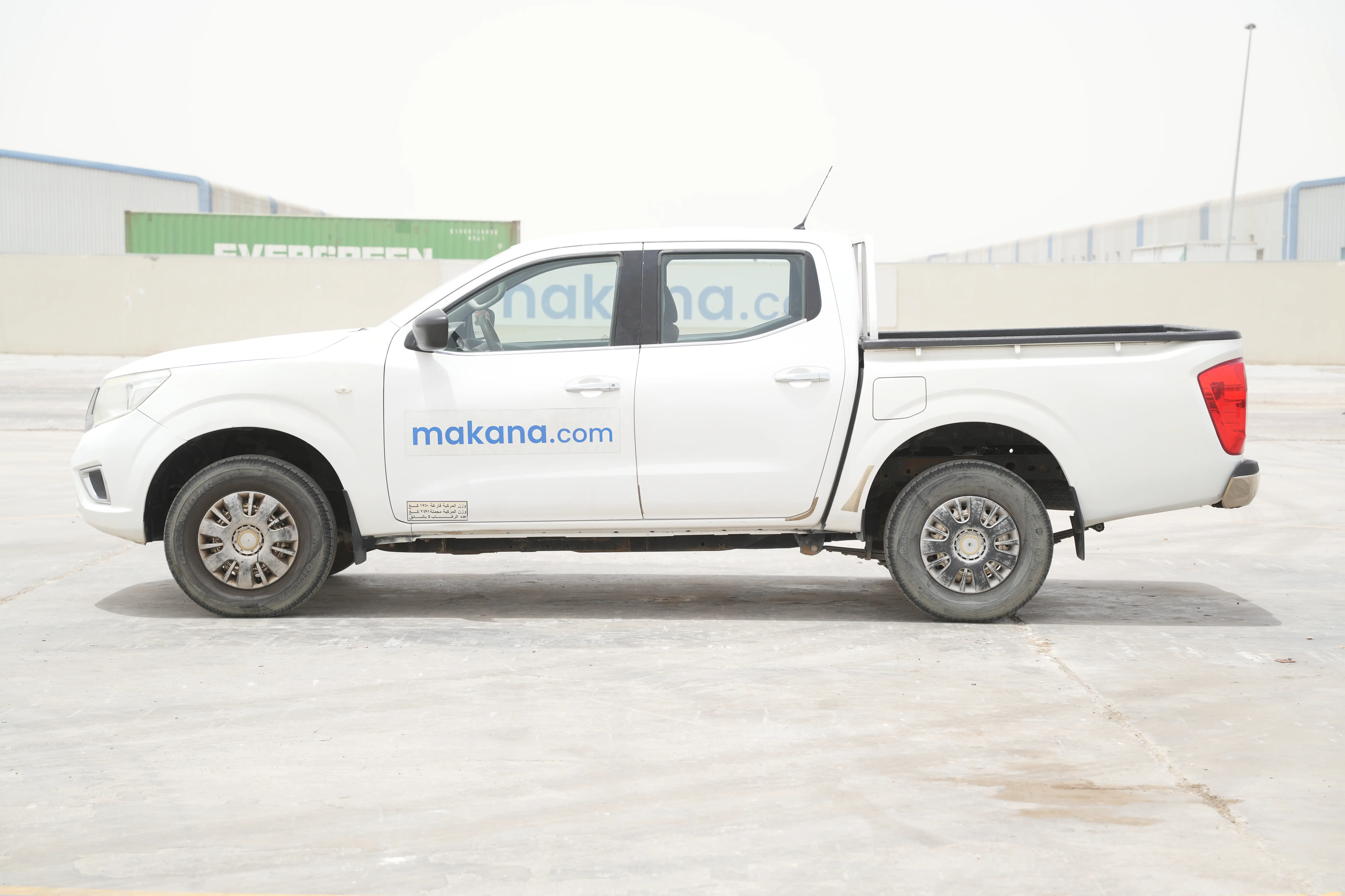 Product-Nissan Navara 4x4 crewcab pickup-exterior