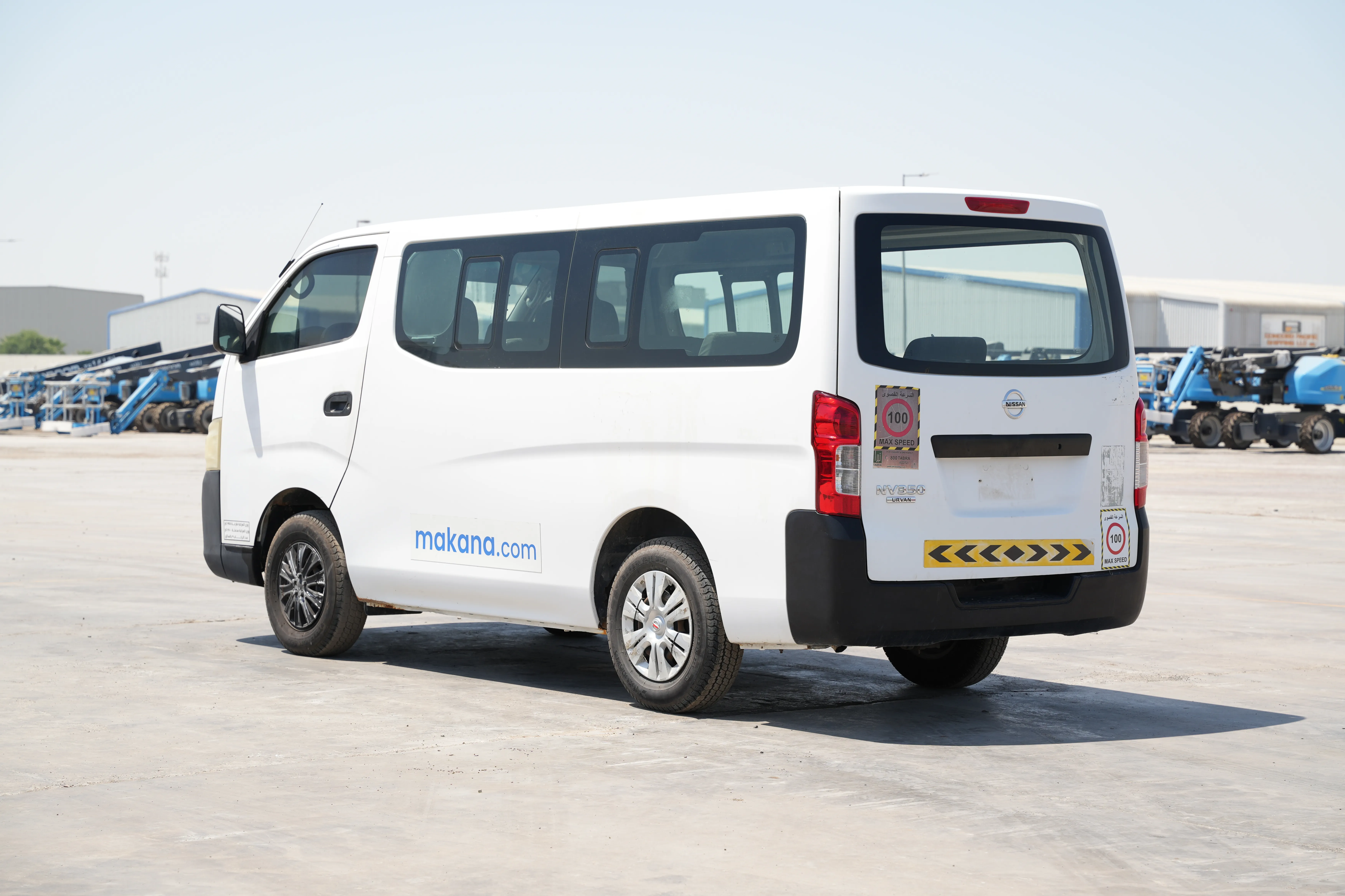 Product-Nissan Urvan 9-seater passenger van-exterior