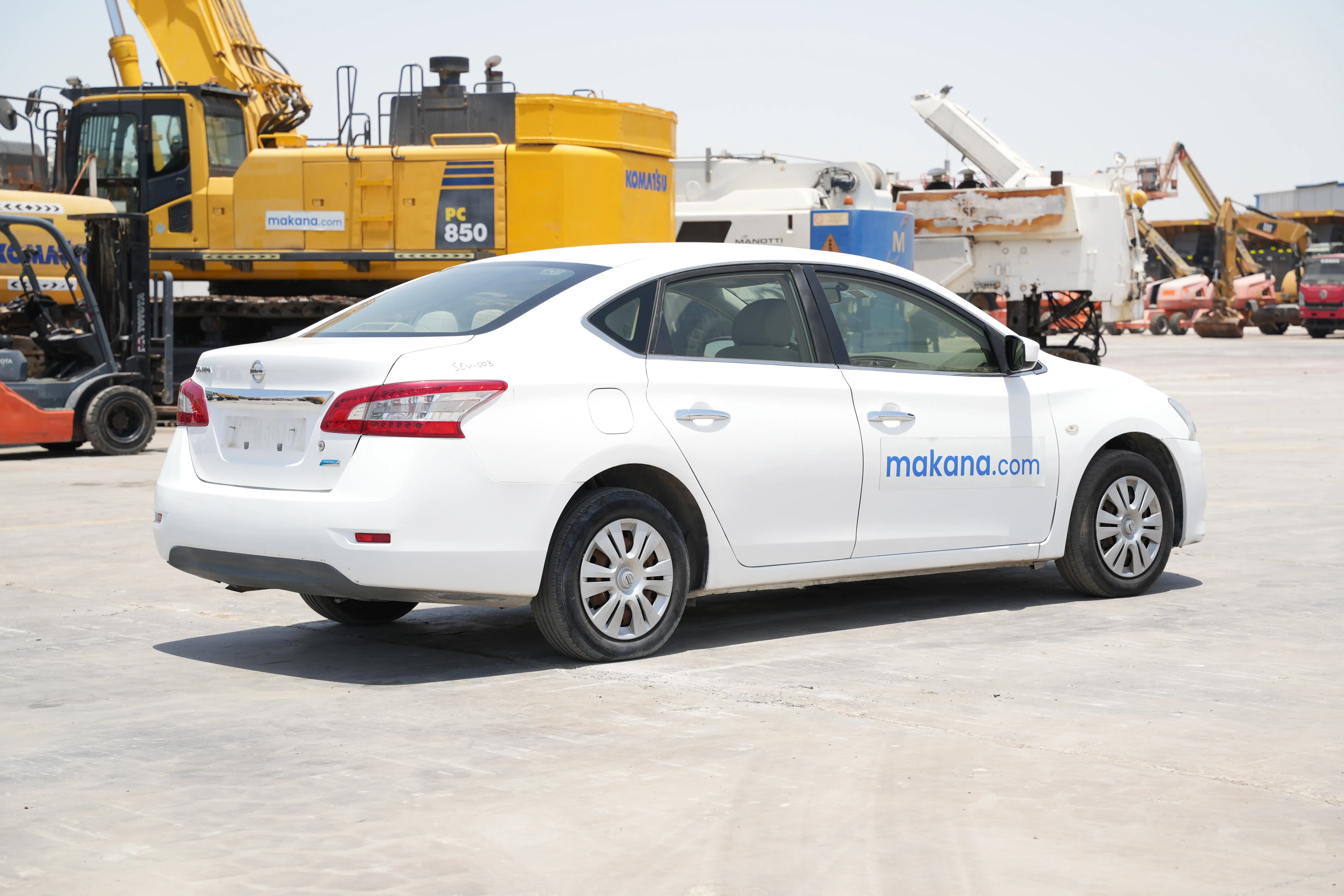 Product-Nissan Sentra 4-door sedan-exterior