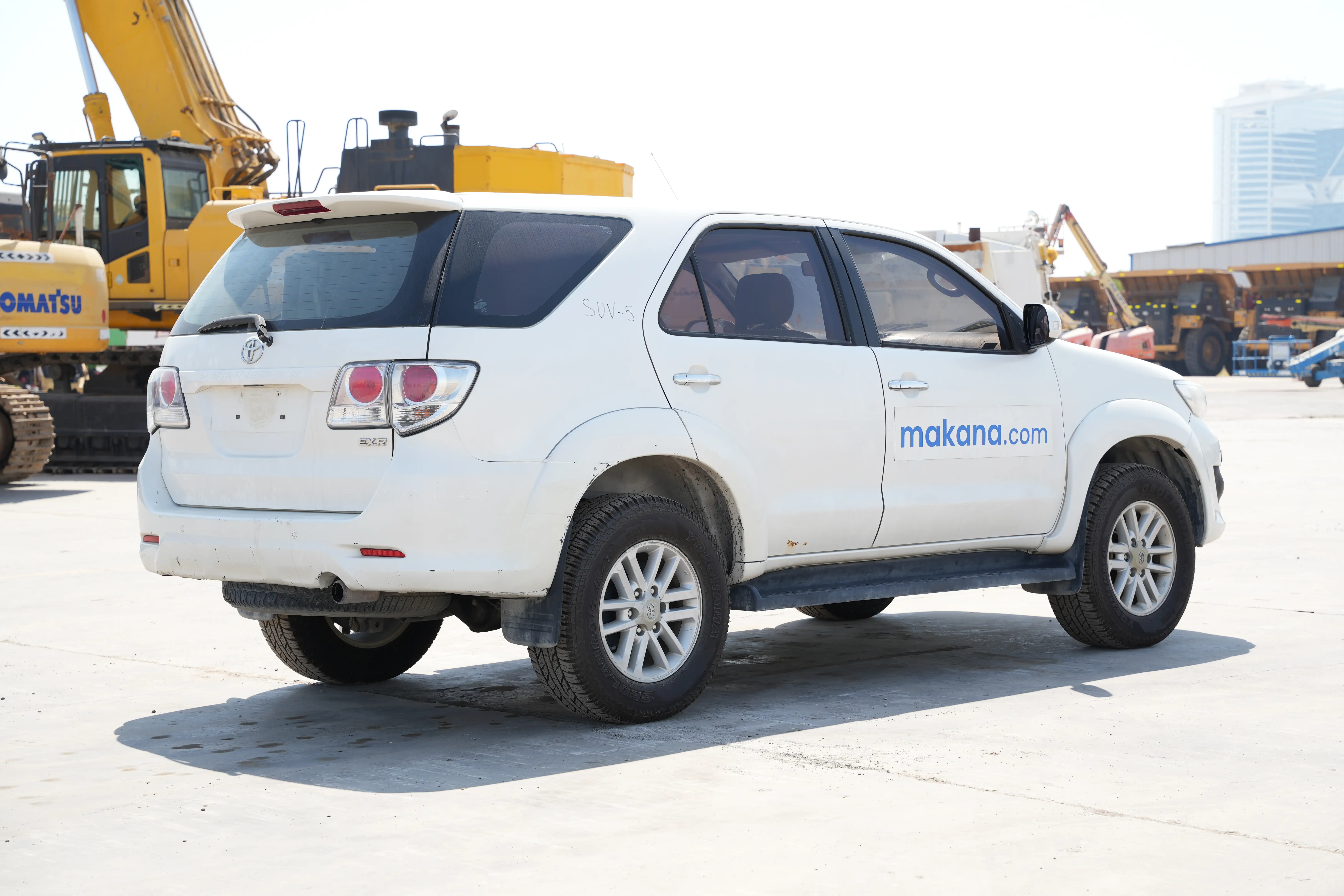 Product-Toyota Fortuner 4WD 7-seater SUV-exterior