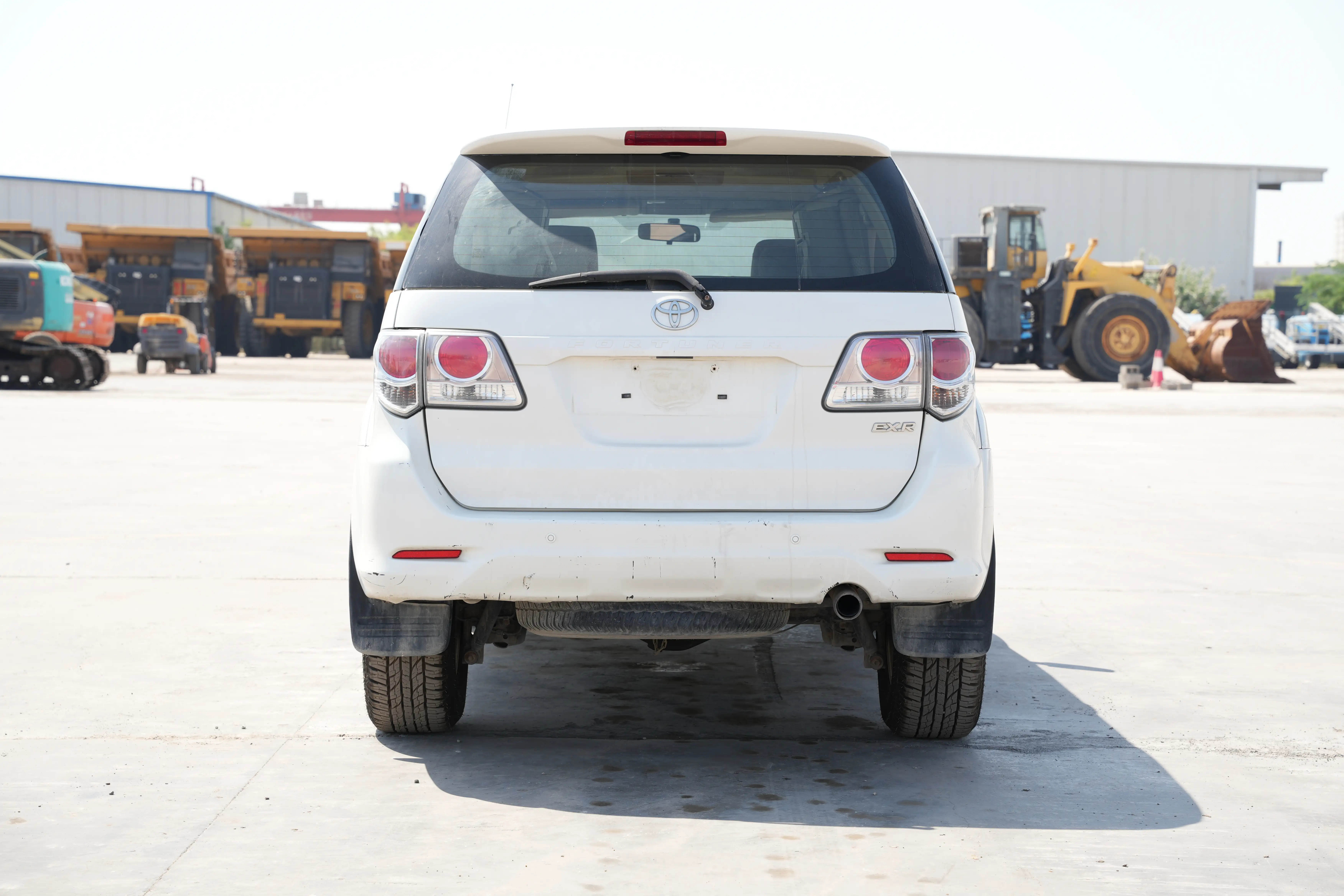 Product-Toyota Fortuner 4WD 7-seater SUV-exterior