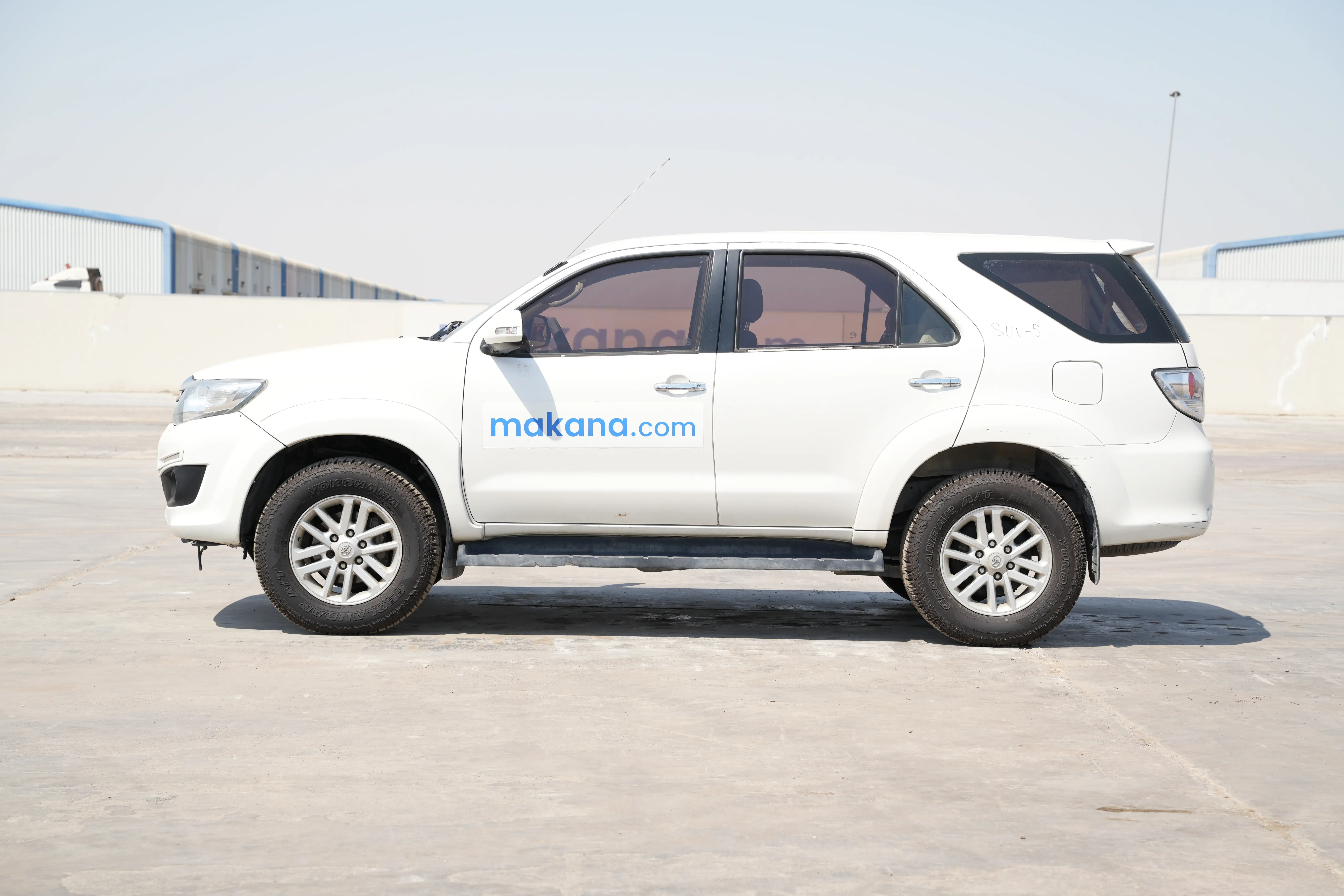 Product-Toyota Fortuner 4WD 7-seater SUV-exterior