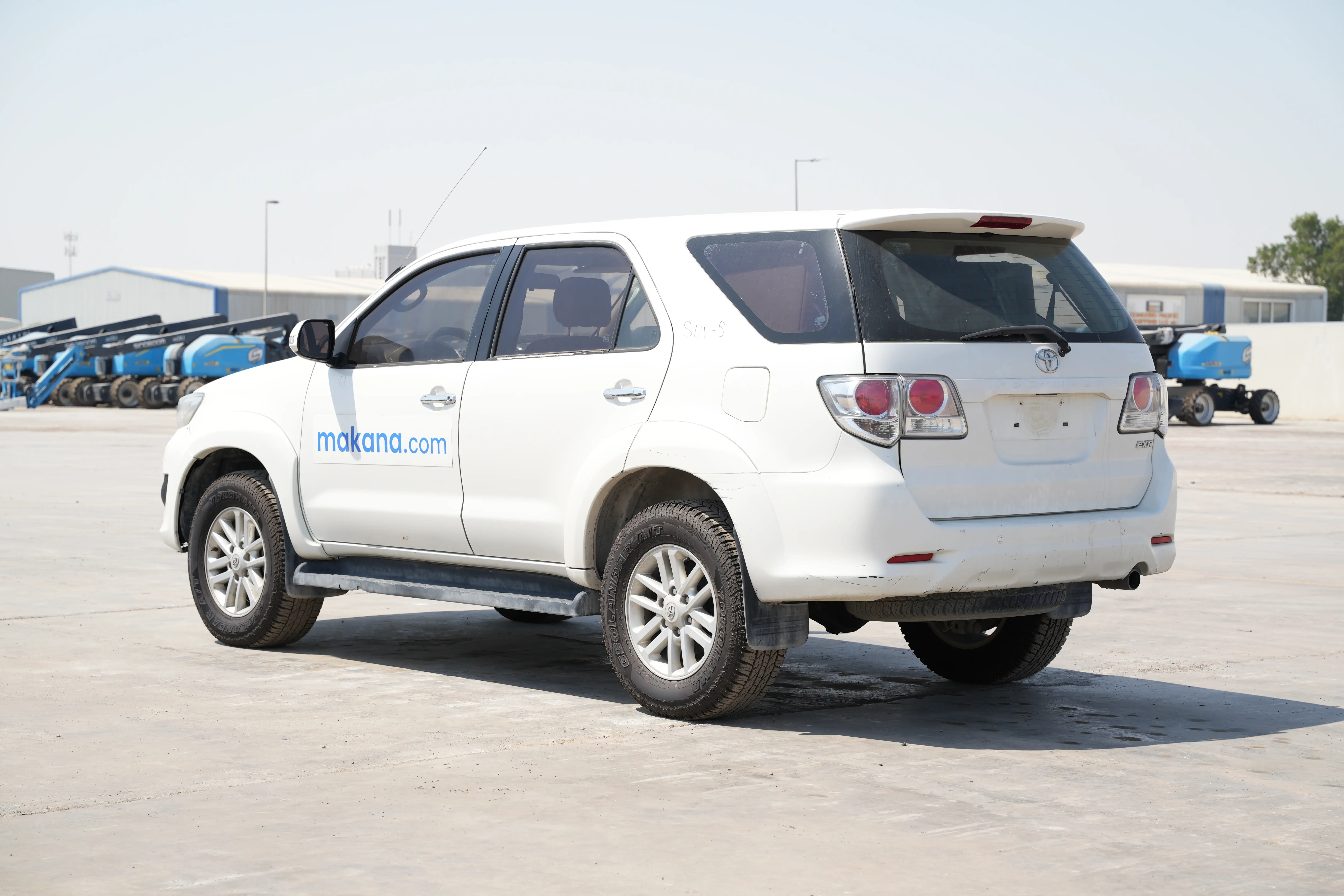 Product-Toyota Fortuner 4WD 7-seater SUV-exterior