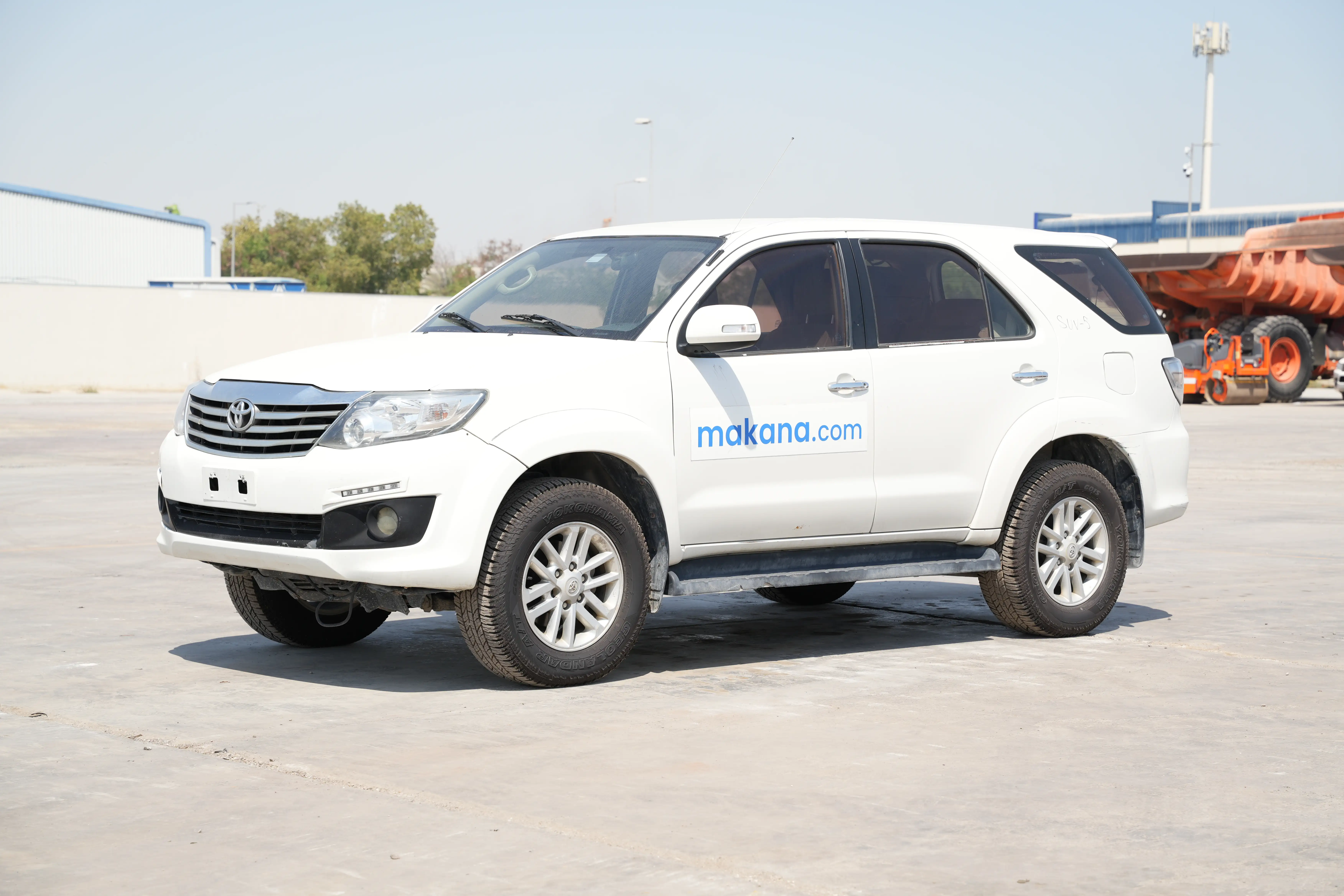 Product-Toyota Fortuner 4WD 7-seater SUV-exterior