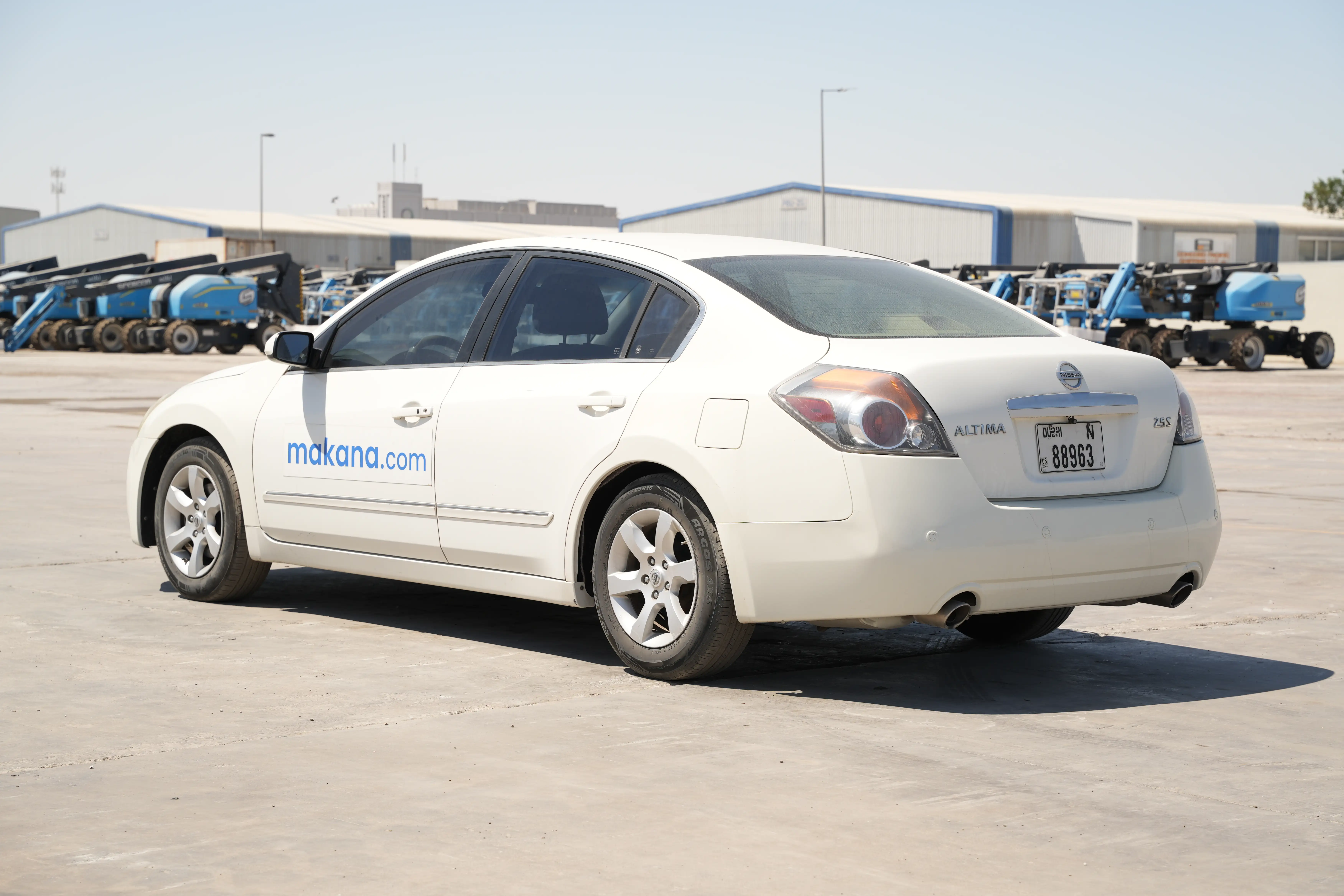 Product-Nissan Altima 4-door sedan-exterior