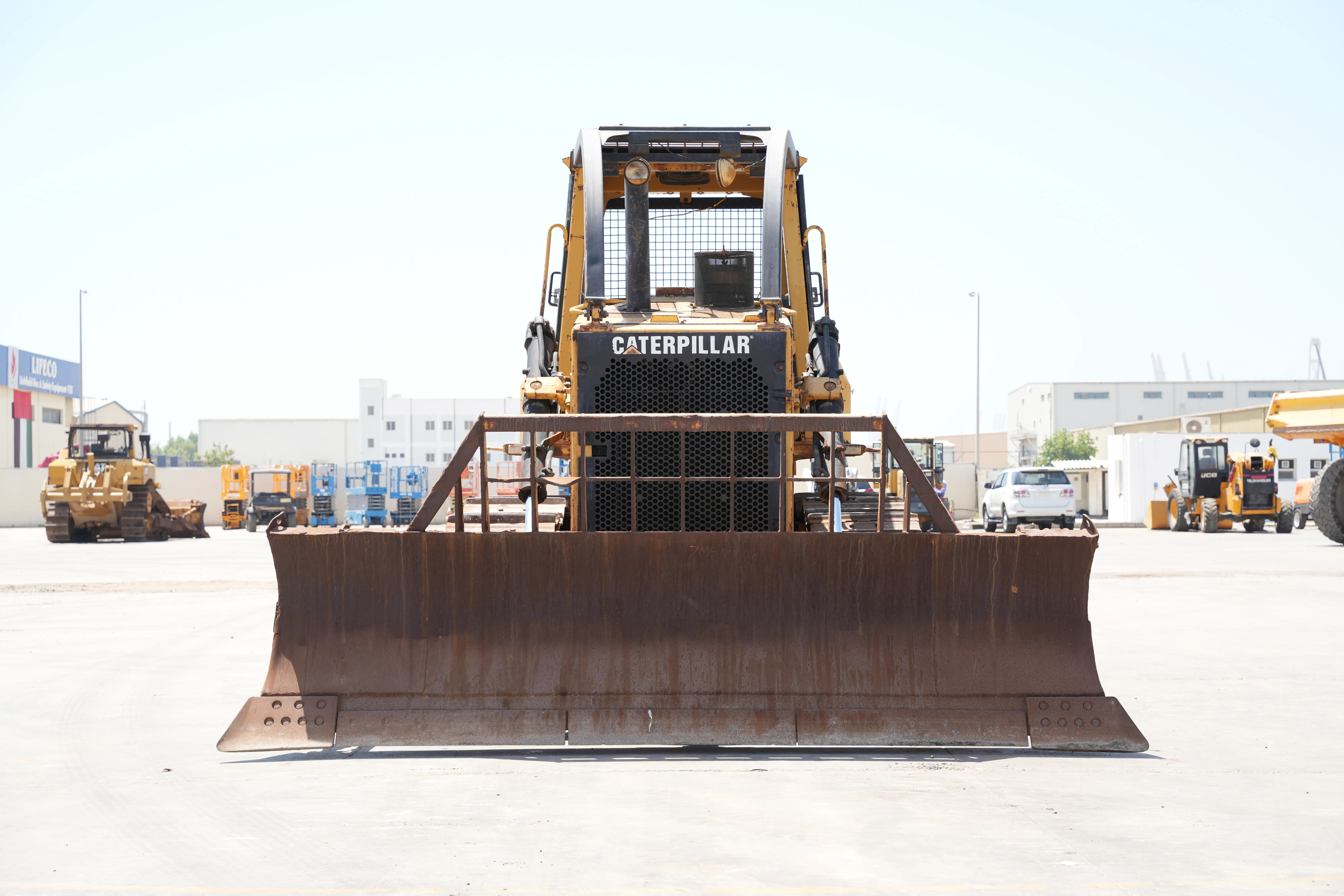 Product-Cat D7G Series 2 crawler dozer-exterior