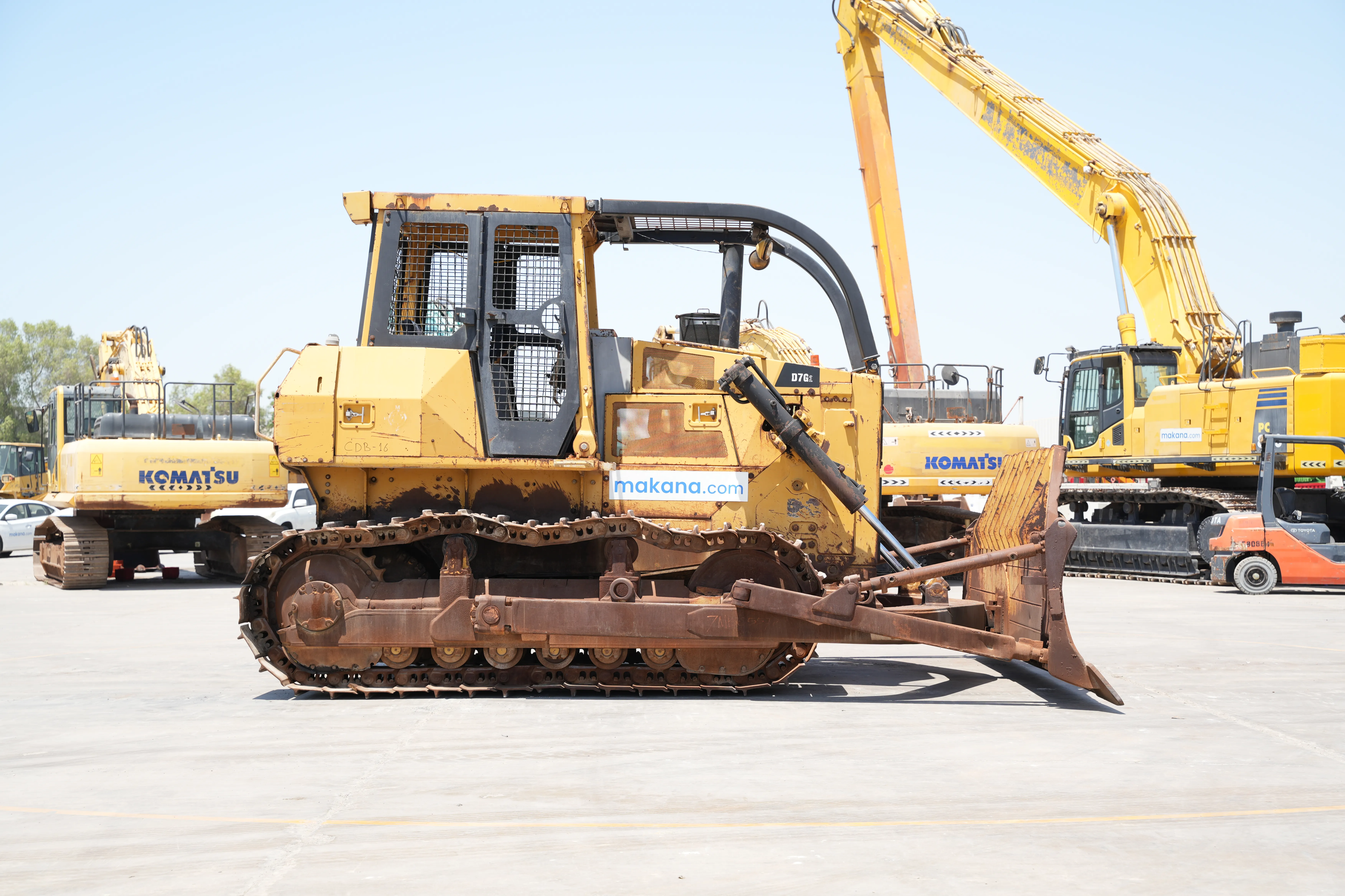 Product-Cat D7G Series 2 crawler dozer-exterior