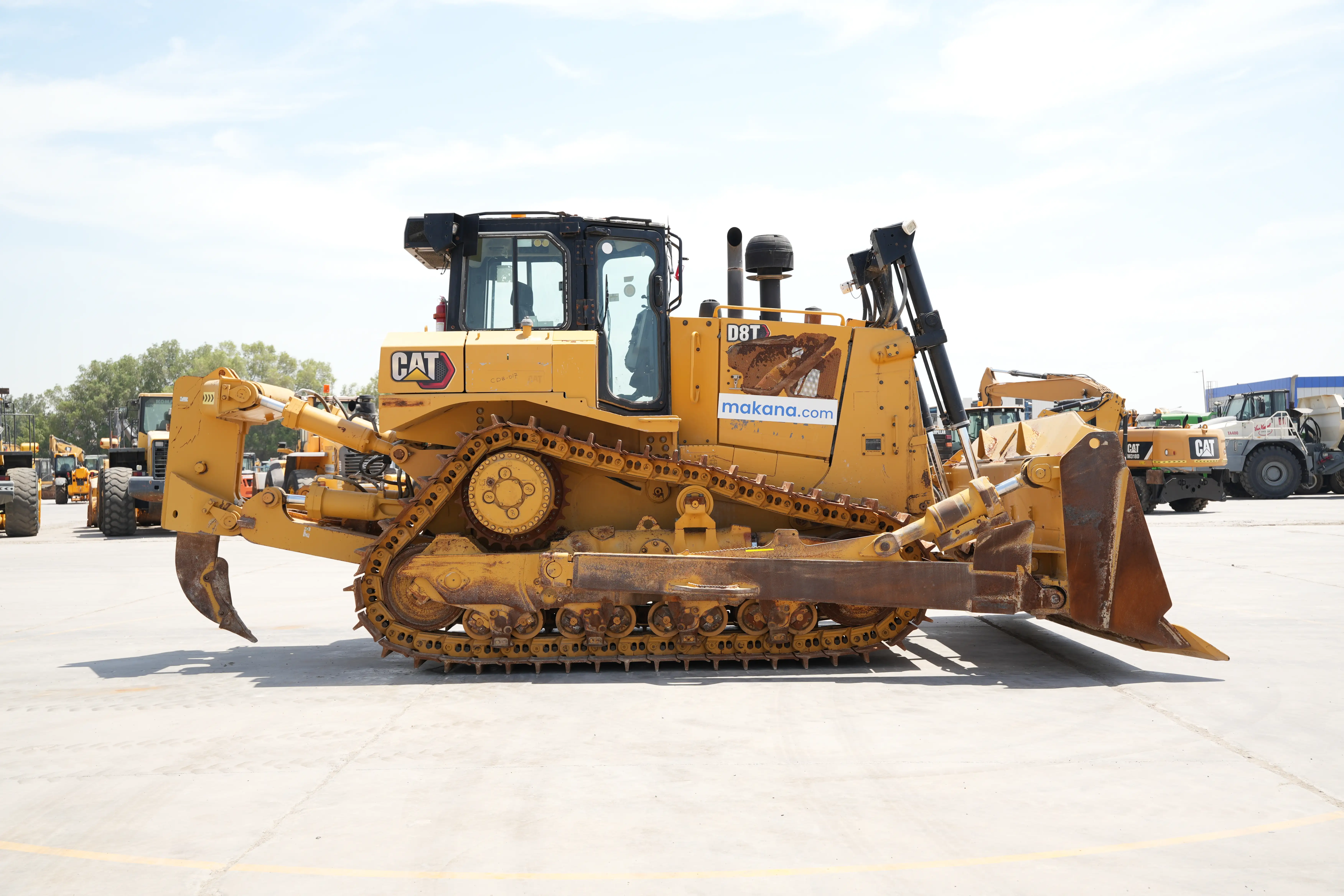 Product-Cat D8T crawler dozer-exterior