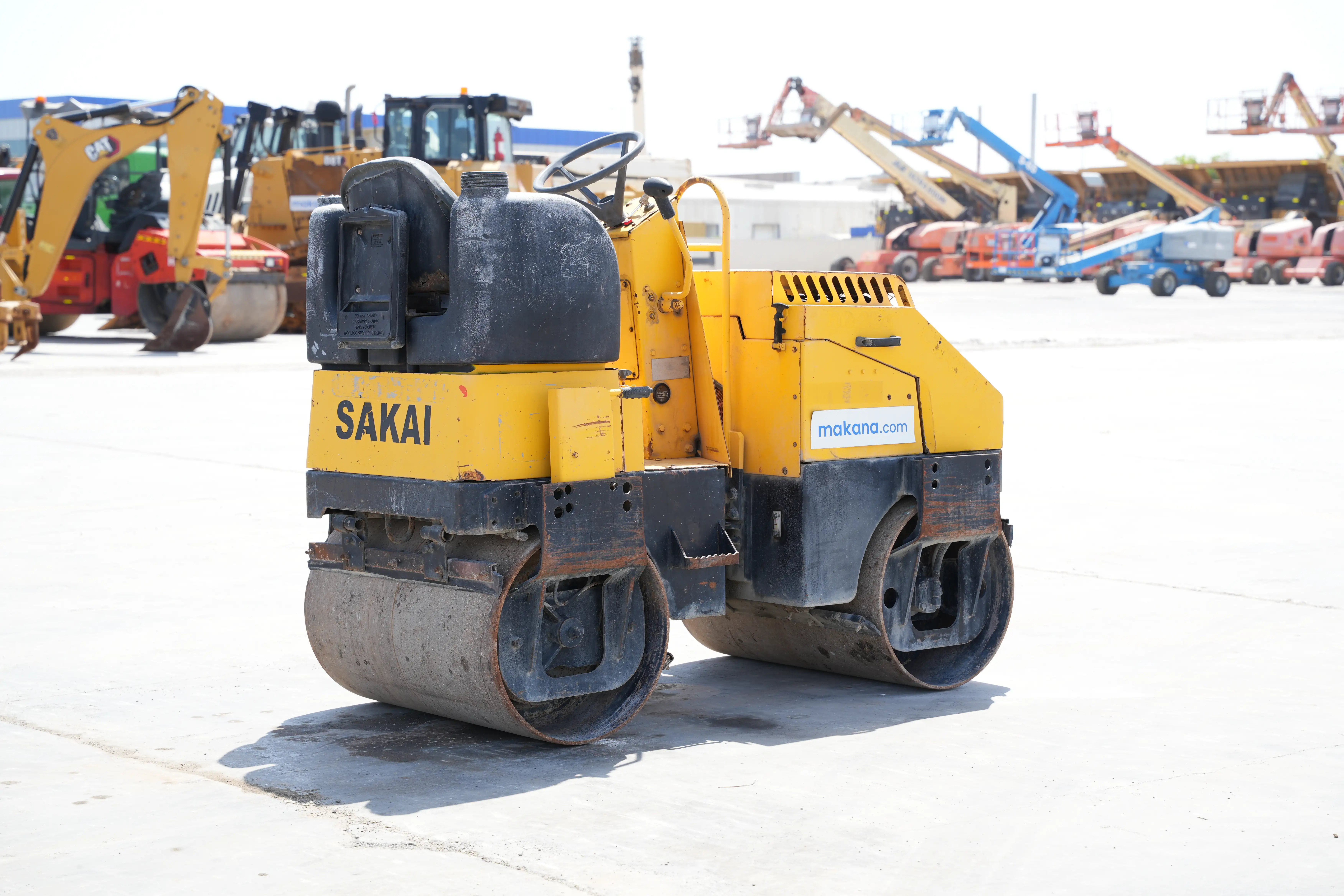 Product-Sakai CR270 tandem roller-exterior