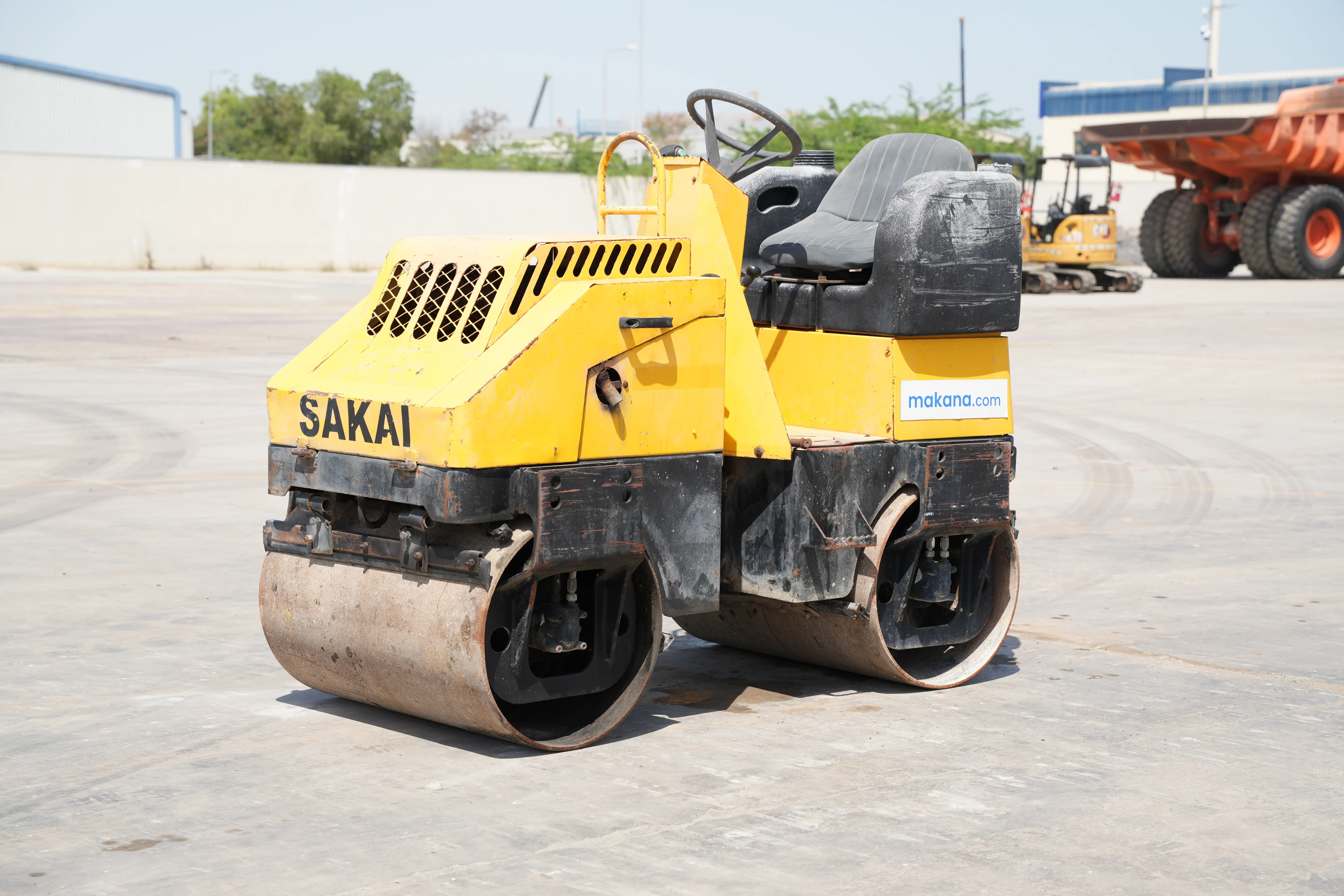 Product-Sakai CR270 tandem roller-exterior