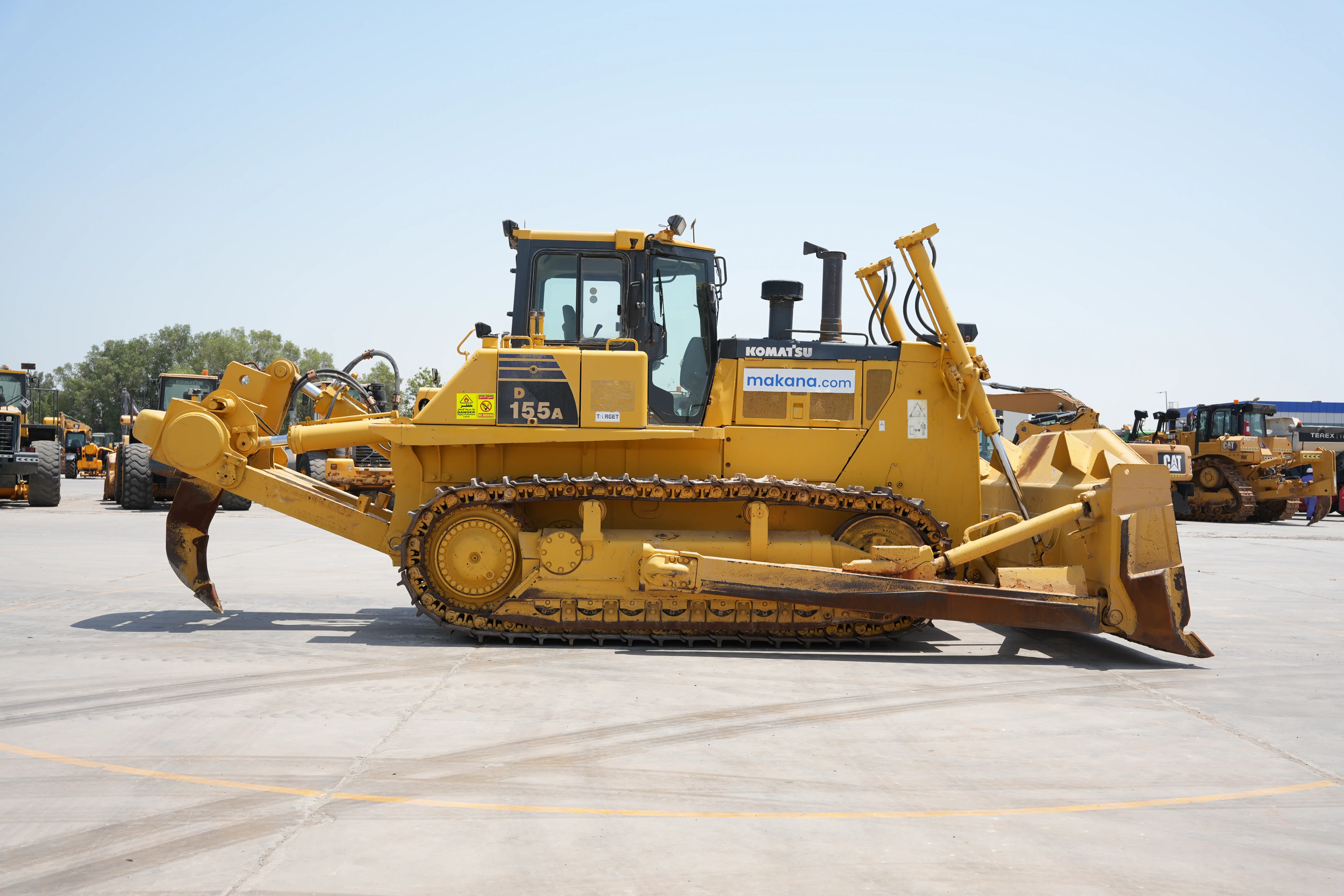 Product-Komatsu D155A-6 crawler dozer-exterior