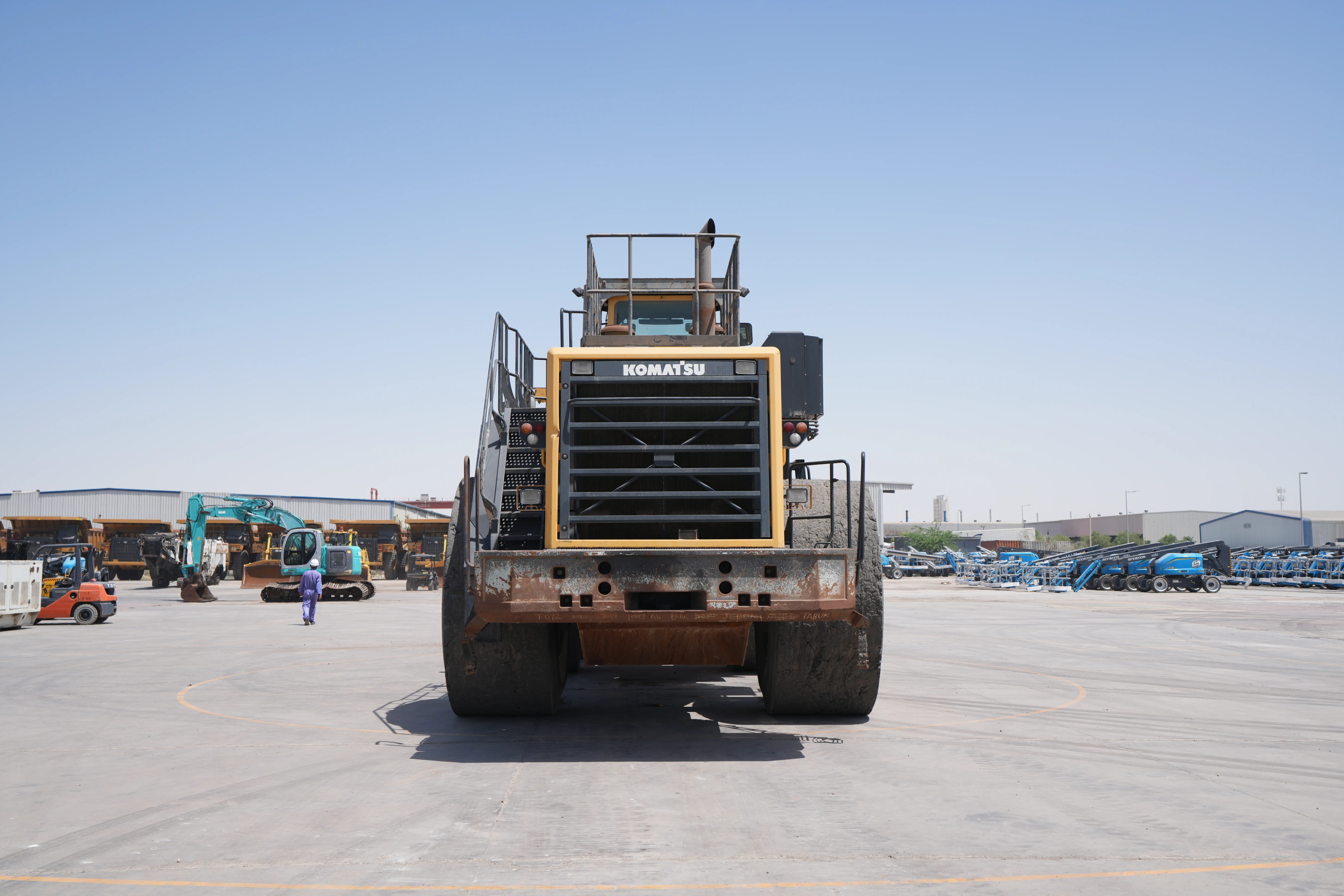 Product-Komatsu WA900-3E0 wheel loader-exterior