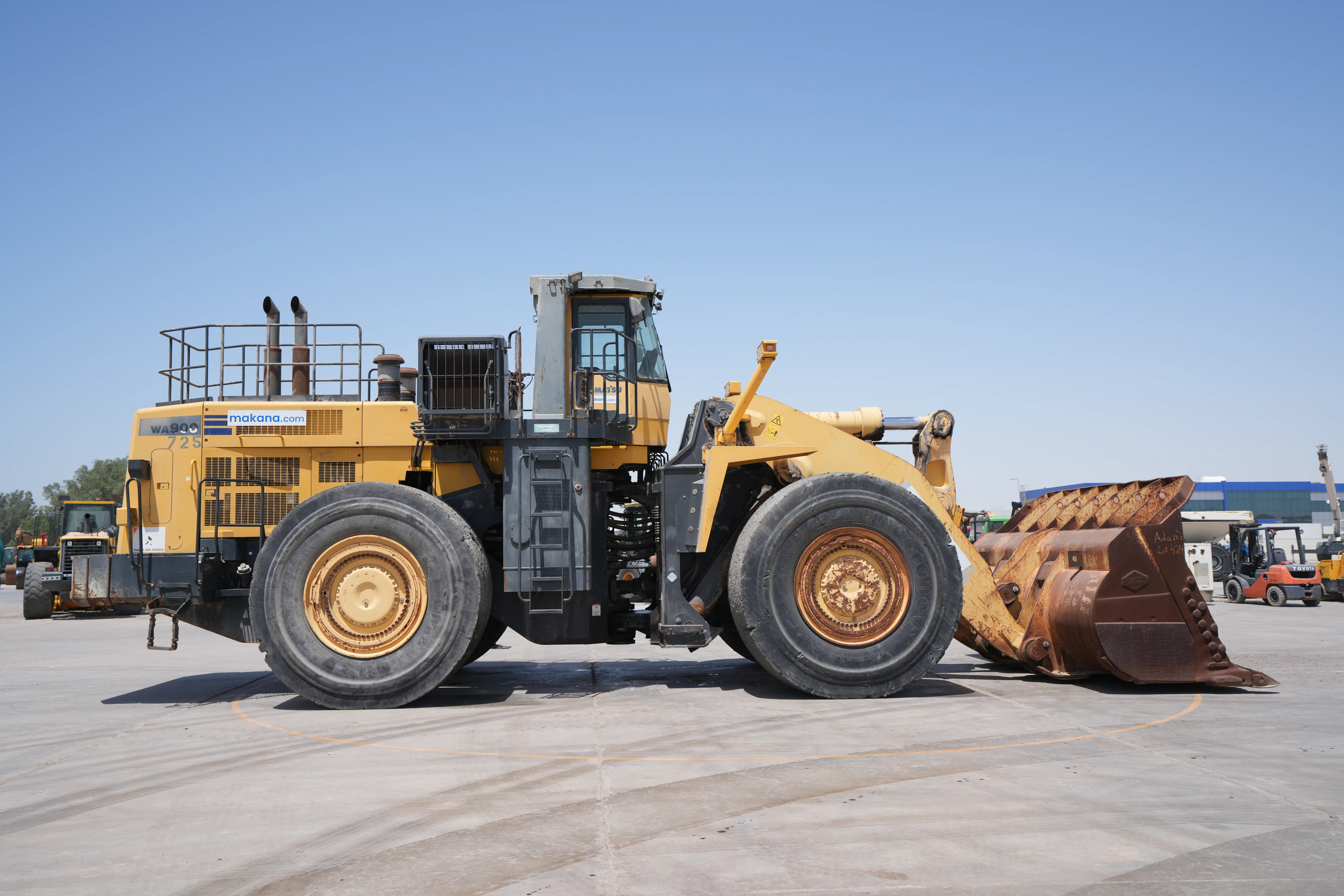 Product-Komatsu WA900-3E0 wheel loader-exterior