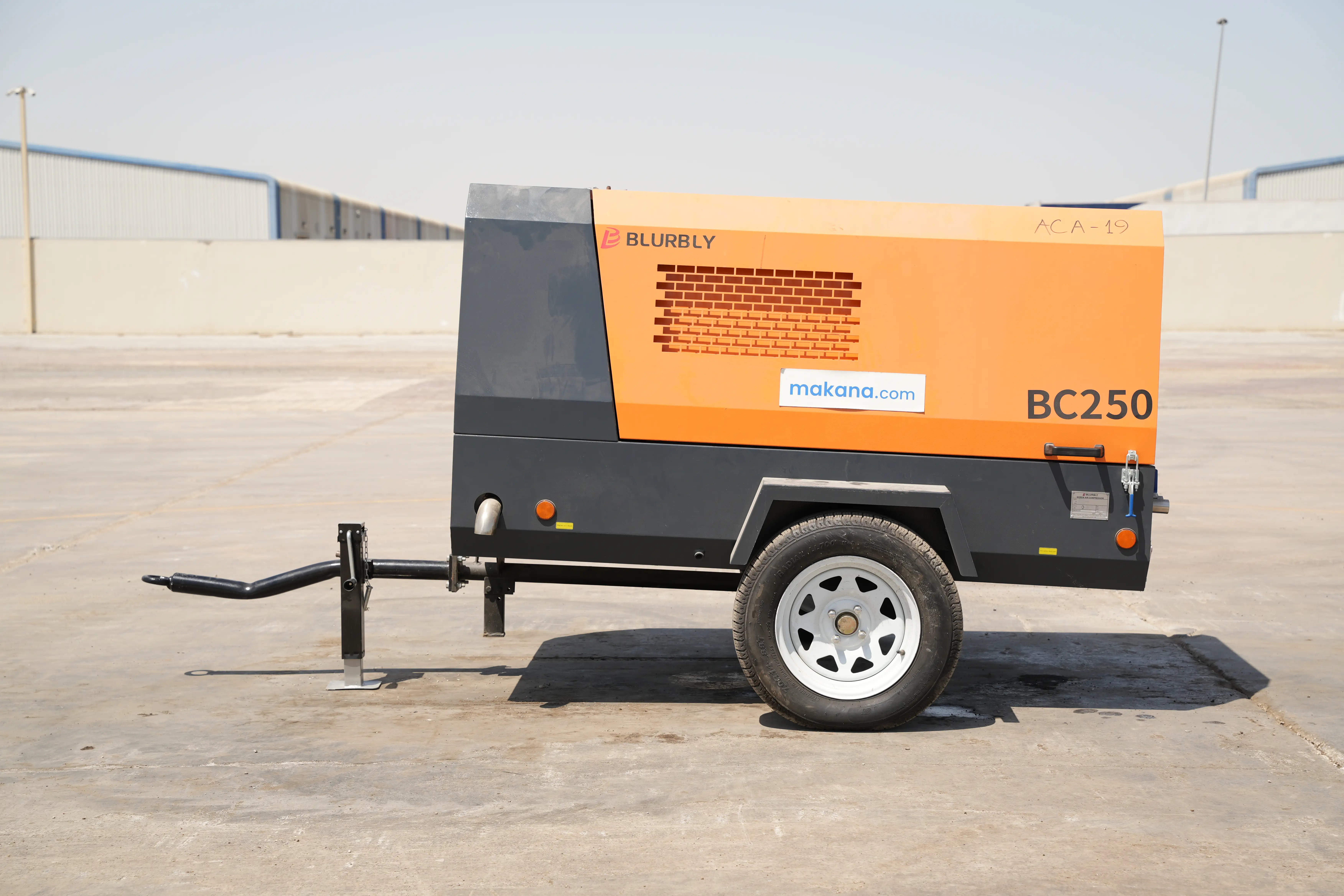Product-Blurbly BCS250-8 air compressor-exterior