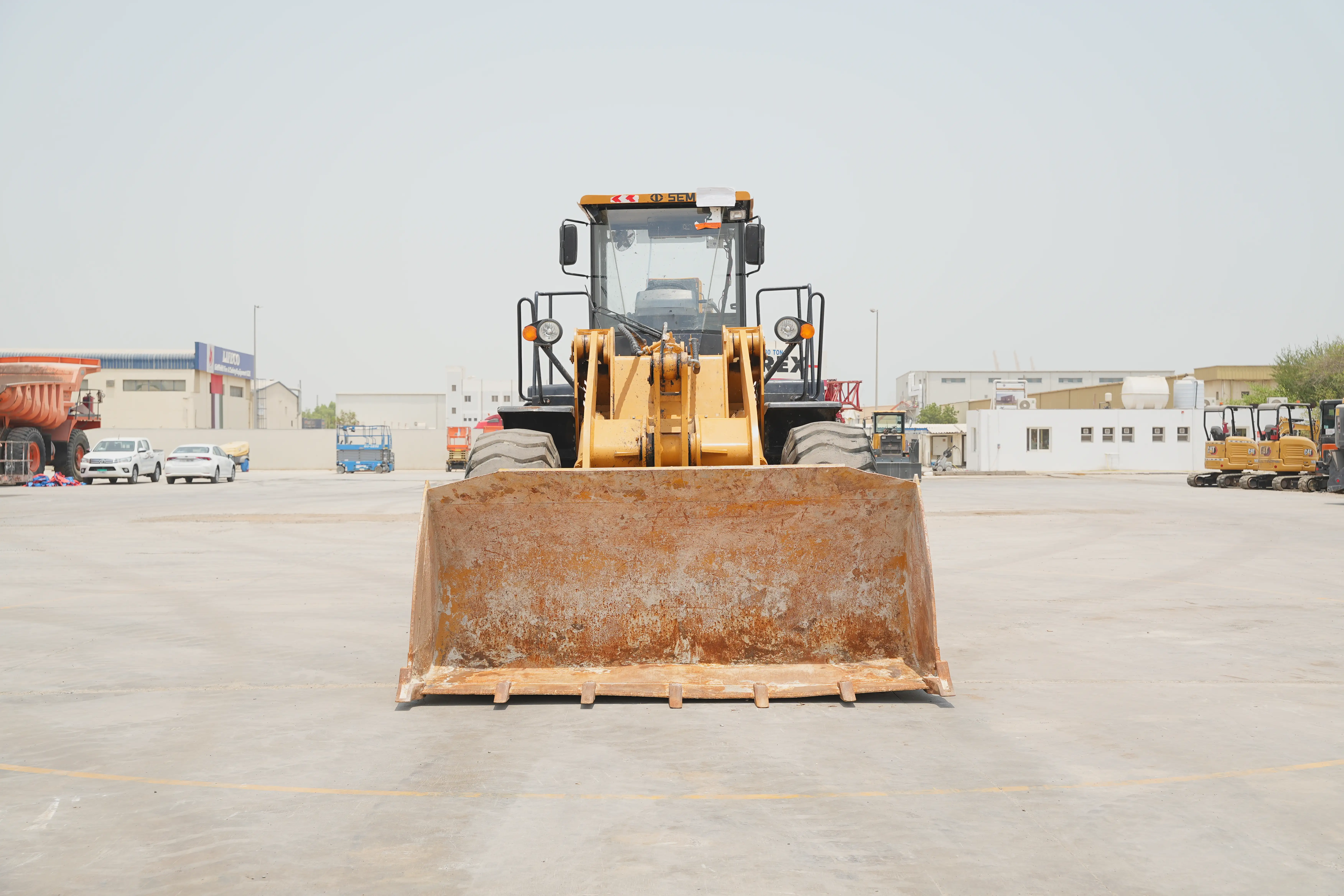 Product-SEM 655D wheel loader-exterior