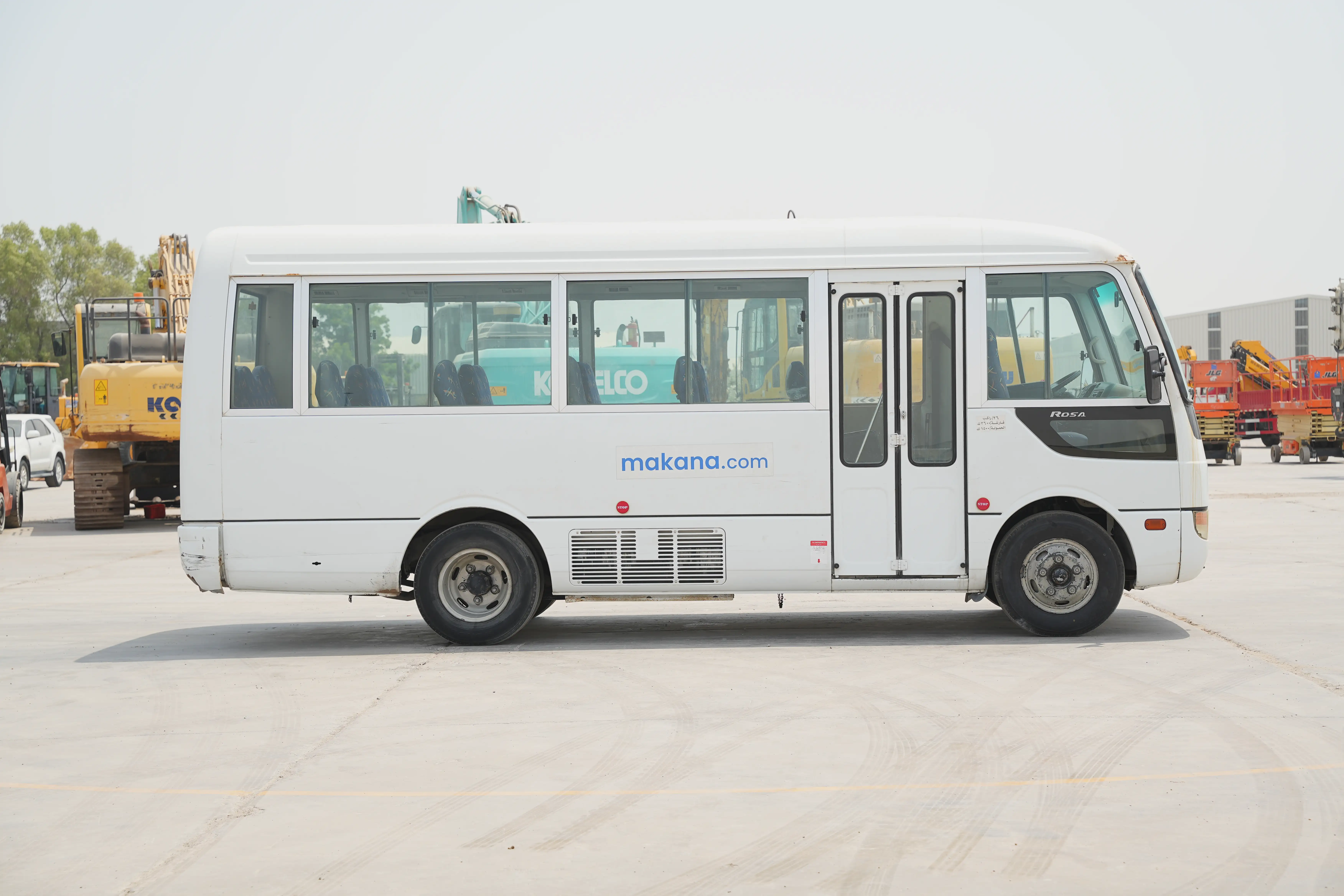 Product-Mitsubishi-Fuso-Rosa-26-seater-bus-exterior