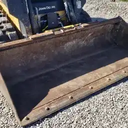 Generation-لوادر-انزلاقية-بجنزير-جون-دير-317G-attachments