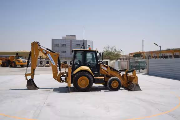Don't buy a backhoe loader before reading these 10 tips