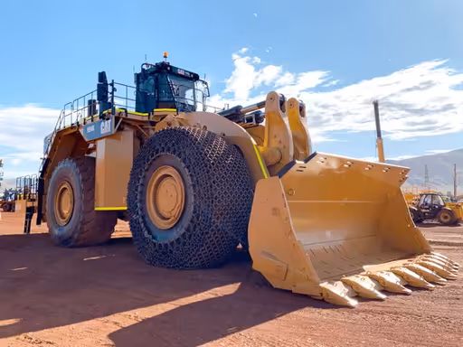 World’s top 5 wheel loaders, 4 share the same brand!