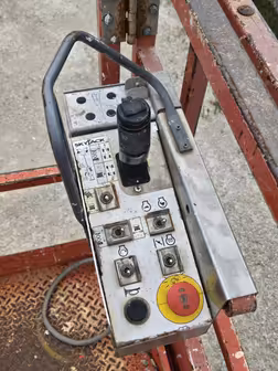 Generation-Skyjack SJ6826 Scissor lifts-interior