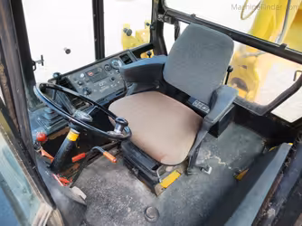 Generation-John deere 610 Backhoe loaders-interior