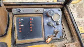 Generation-Cat 943 Crawler loaders-interior