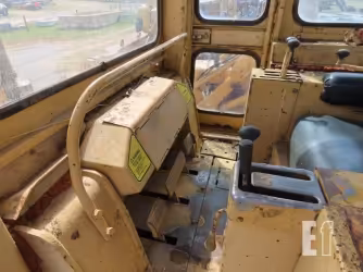 Generation-Cat 951 Crawler loaders-interior