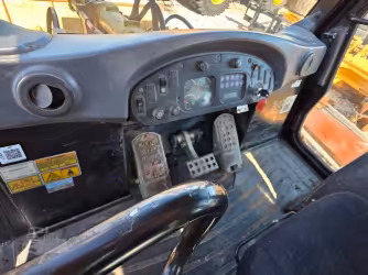 Generation-Cat 953 Crawler loaders-interior