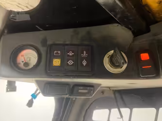 Generation-JCB 1110T Compact track loaders-interior