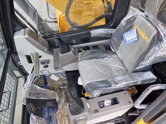 Generation-Hyundai  R215 Medium excavators-interior