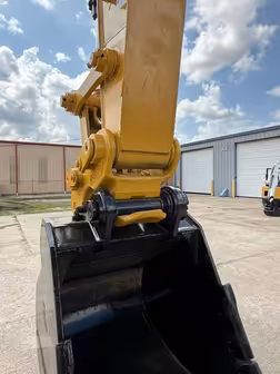 Generation-Cat 330 Medium excavators-attachments