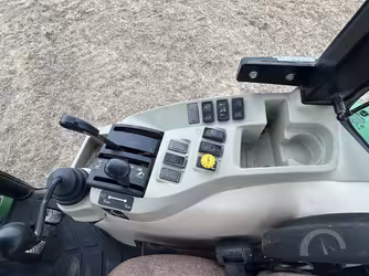 Generation-John deere 4720 Tractors-interior