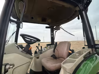 Generation-John deere 4720 Tractors-interior