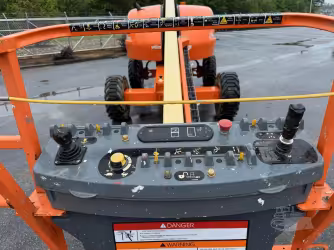 Generation-JLG 400S  Boom lifts-interior